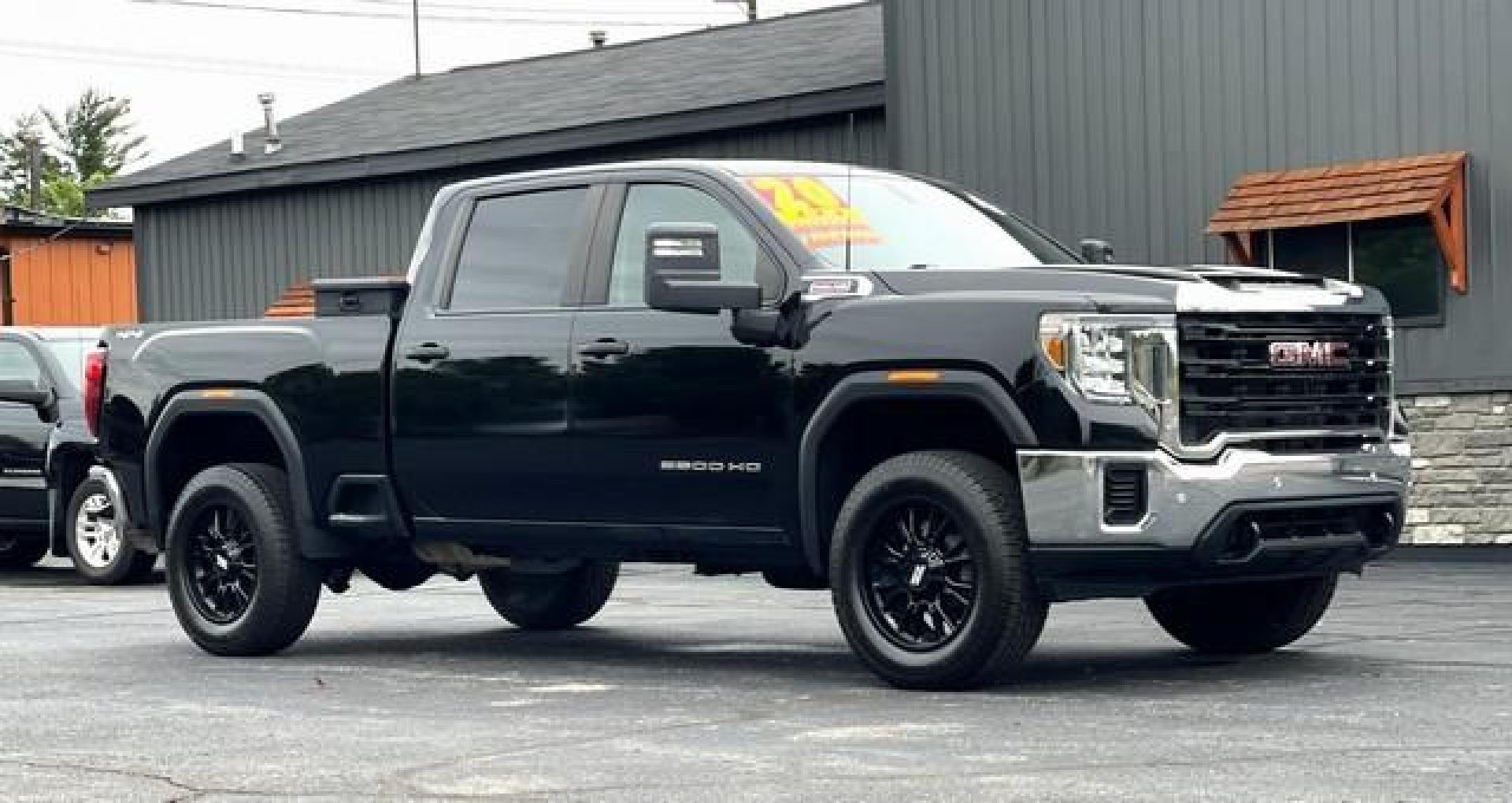 2020 BLACK GMC SIERRA 3500 HD (1GT49SE79LF) with an V8,6.6L(401 CID), engine, AUTOMATIC transmission, located at 14600 Frazho Road, Warren, MI, 48089, (586) 776-3400, 42.485996, -82.974220 - Photo#3