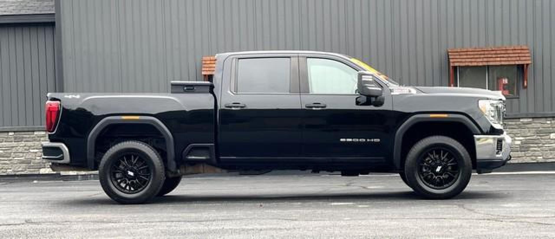 2020 BLACK GMC SIERRA 3500 HD (1GT49SE79LF) with an V8,6.6L(401 CID), engine, AUTOMATIC transmission, located at 14600 Frazho Road, Warren, MI, 48089, (586) 776-3400, 42.485996, -82.974220 - Photo#4