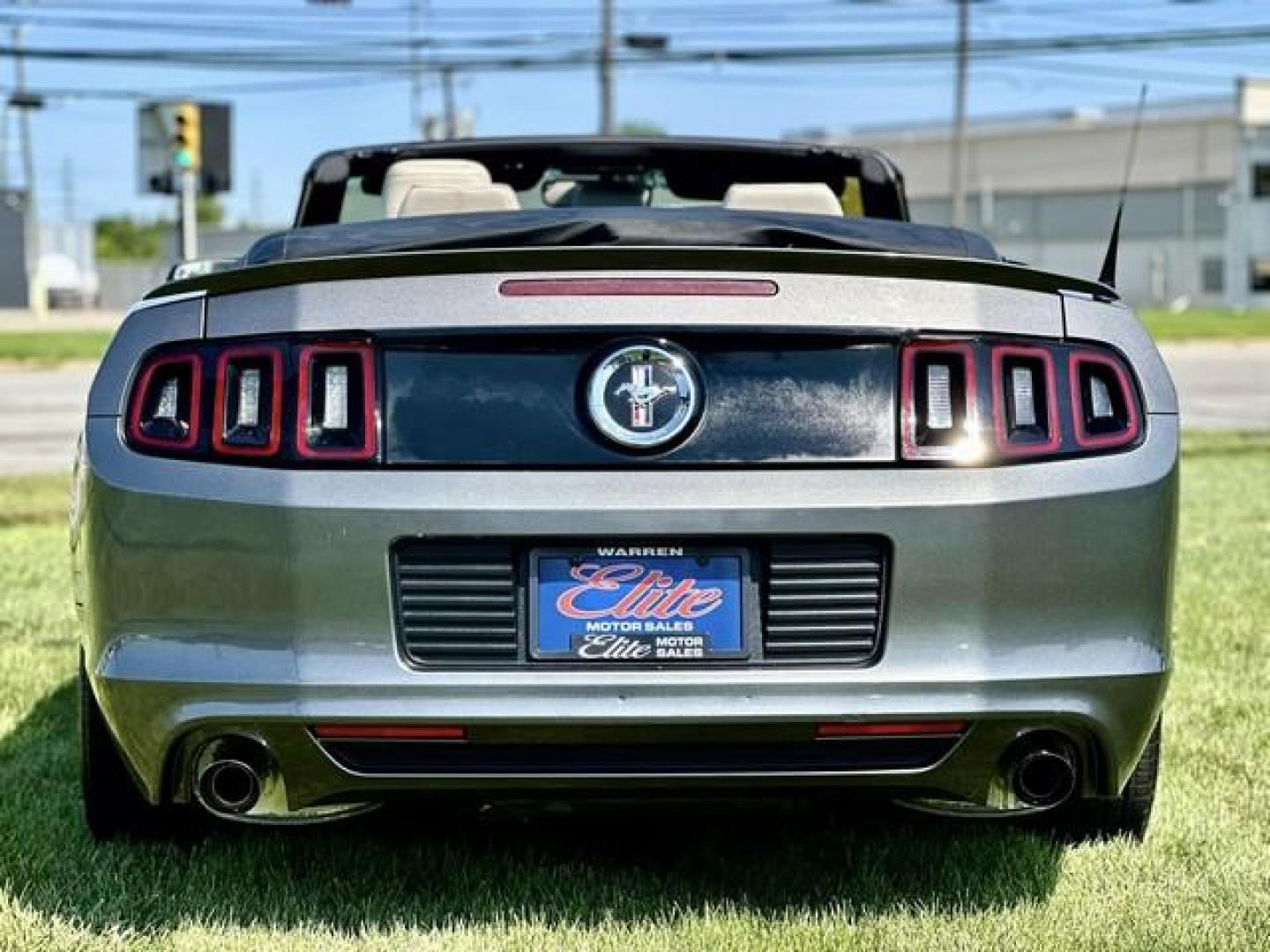 2013 STERLING GRAY METALLIC FORD MUSTANG (1ZVBP8EM3D5) with an V6,3.7L(227 CID),DOHC engine, AUTOMATIC transmission, located at 14600 Frazho Road, Warren, MI, 48089, (586) 776-3400, 42.485996, -82.974220 - Photo#5