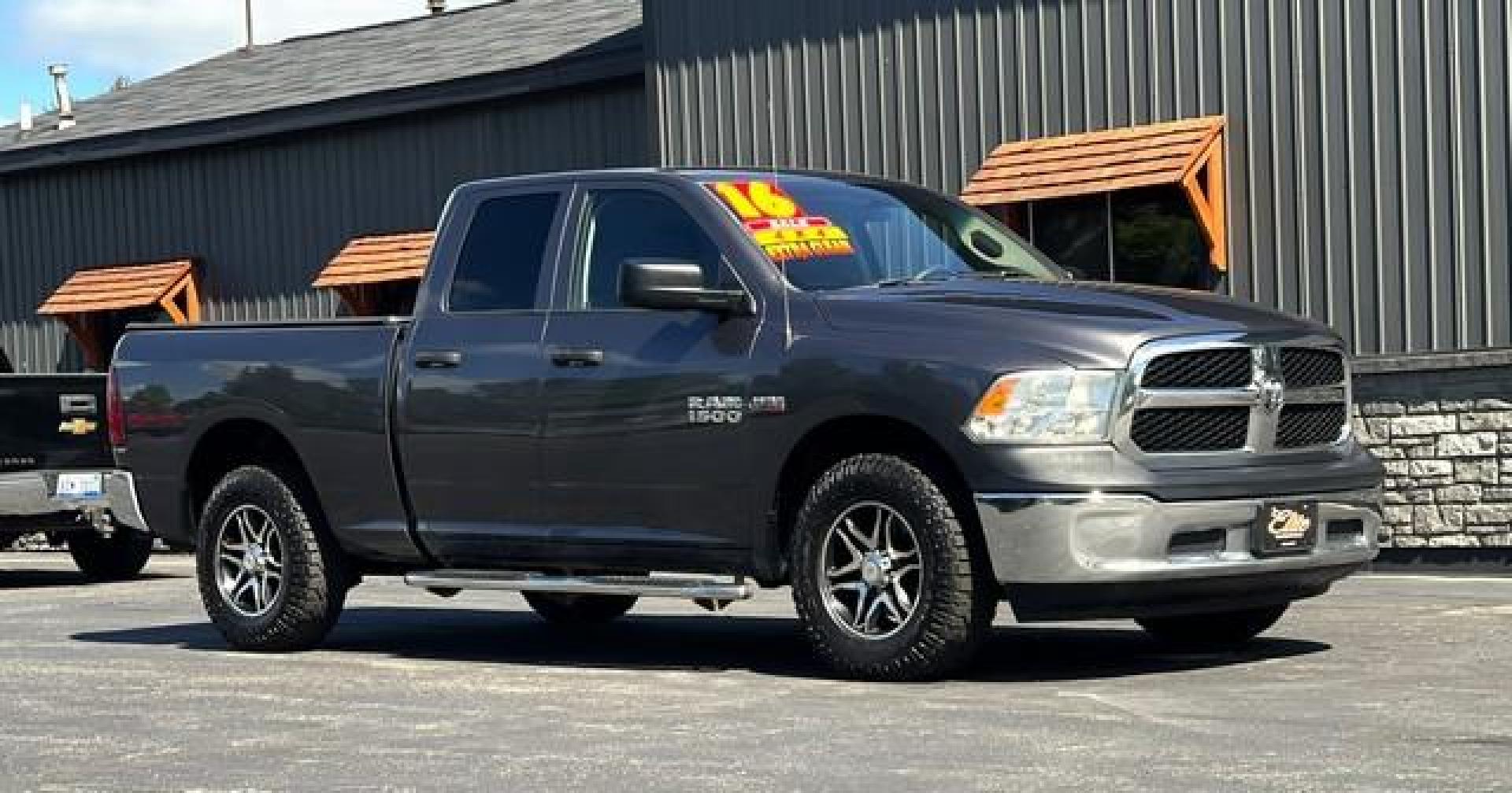 2016 GRAY RAM 1500 (1C6RR7FT1GS) with an V8,5.7L(345 CID),OHV engine, AUTOMATIC transmission, located at 14600 Frazho Road, Warren, MI, 48089, (586) 776-3400, 42.485996, -82.974220 - Photo#5