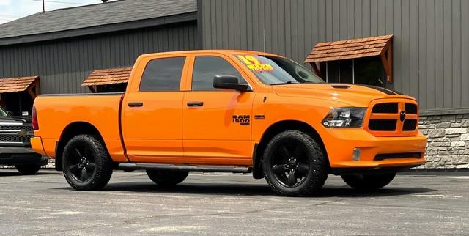 2019 ORANGE RAM 1500 CLASSIC (1C6RR7KT8KS) with an V8,5.7L(345 CID), engine, AUTOMATIC transmission, located at 14600 Frazho Road, Warren, MI, 48089, (586) 776-3400, 42.485996, -82.974220 - Photo#3