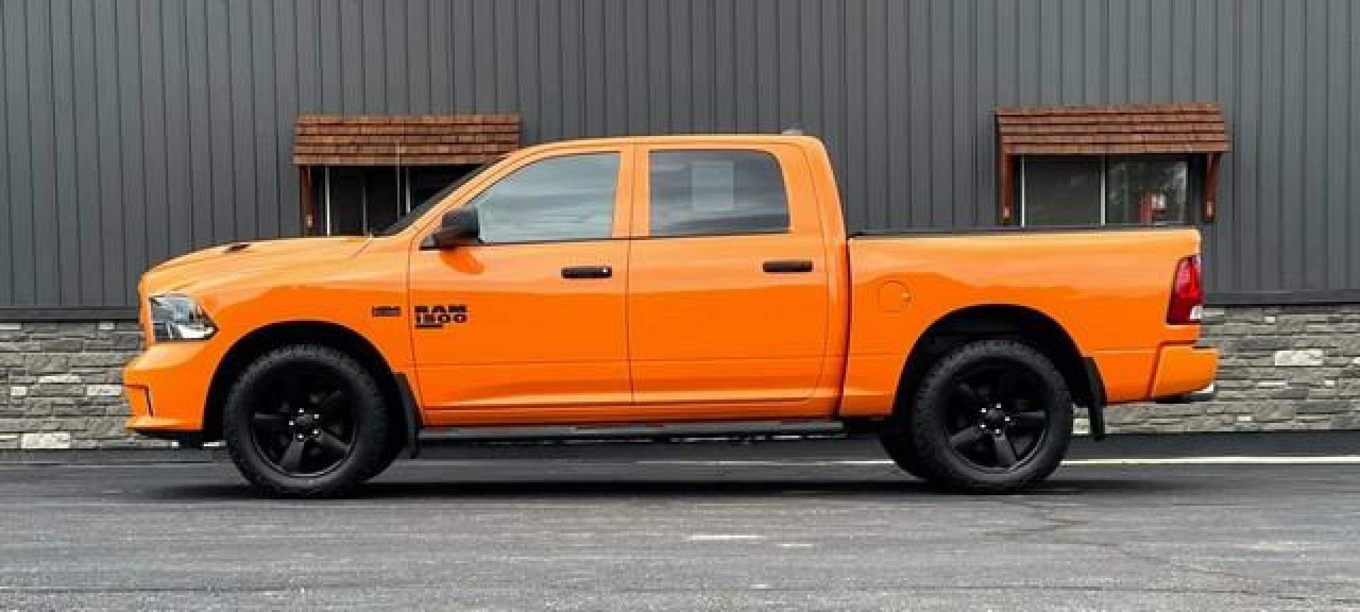 2019 ORANGE RAM 1500 CLASSIC (1C6RR7KT8KS) with an V8,5.7L(345 CID), engine, AUTOMATIC transmission, located at 14600 Frazho Road, Warren, MI, 48089, (586) 776-3400, 42.485996, -82.974220 - Photo#5