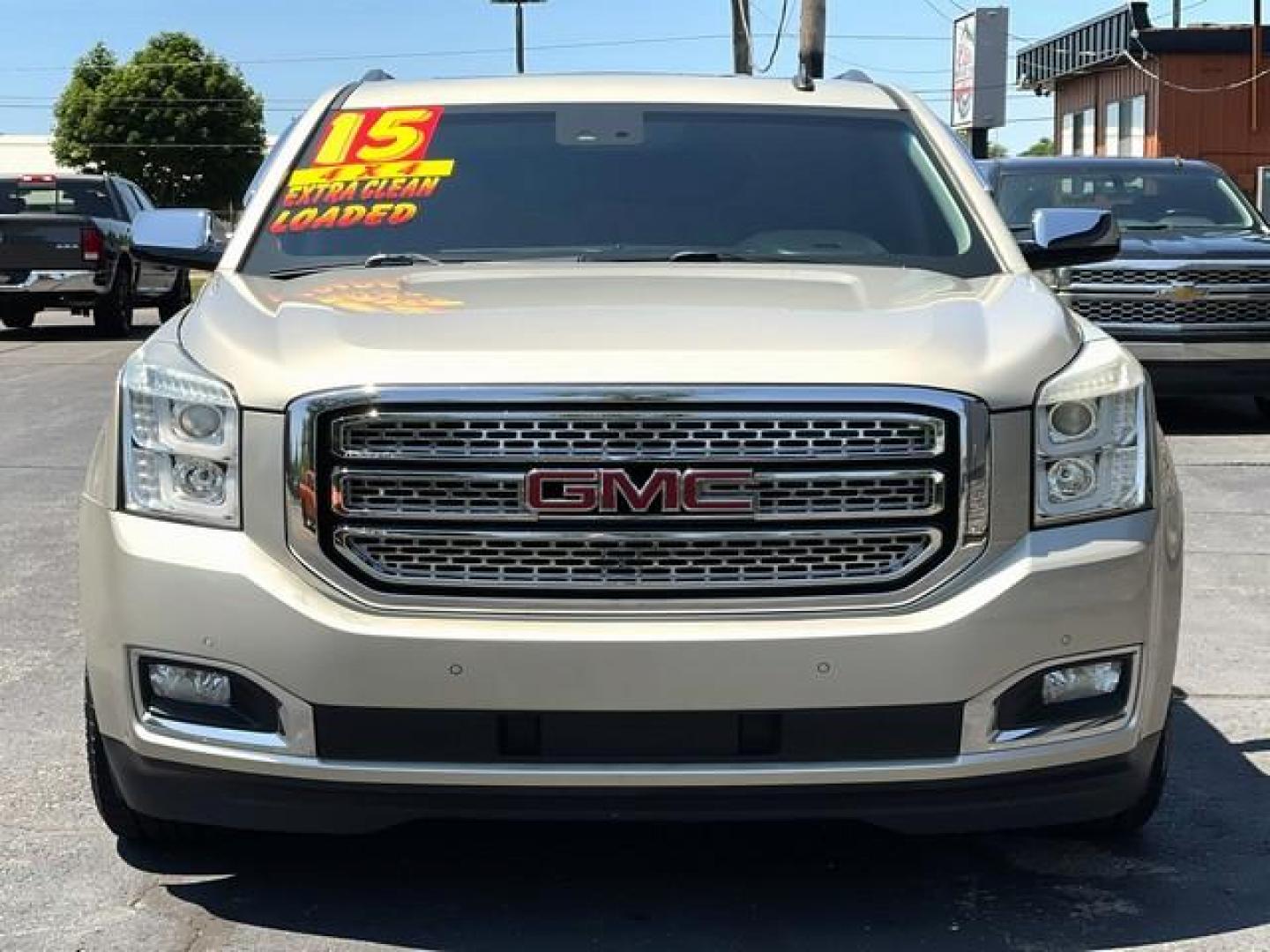 2015 SILVER GMC YUKON (1GKS2BKC0FR) with an V8,5.3L(325 CID),OHV engine, AUTOMATIC transmission, located at 14600 Frazho Road, Warren, MI, 48089, (586) 776-3400, 42.485996, -82.974220 - Photo#3