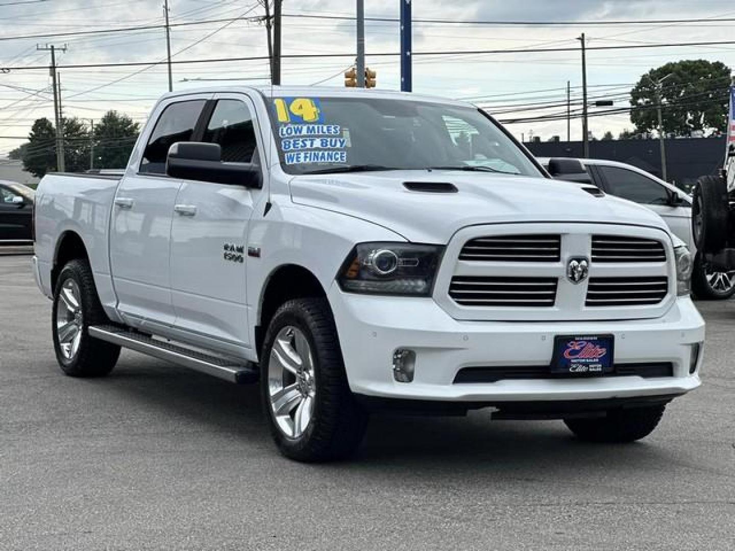 2014 WHITE RAM 1500 (1C6RR7MT1ES) with an V8,5.7L(345 CID),OHV engine, AUTOMATIC transmission, located at 14600 Frazho Road, Warren, MI, 48089, (586) 776-3400, 42.485996, -82.974220 - Photo#2