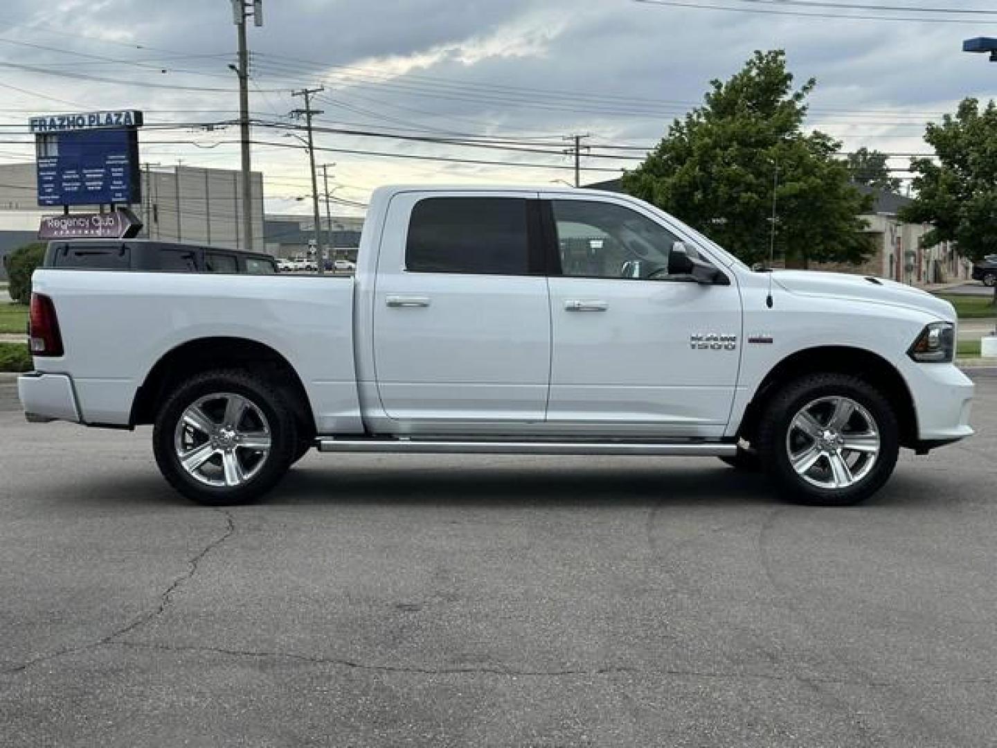 2014 WHITE RAM 1500 (1C6RR7MT1ES) with an V8,5.7L(345 CID),OHV engine, AUTOMATIC transmission, located at 14600 Frazho Road, Warren, MI, 48089, (586) 776-3400, 42.485996, -82.974220 - Photo#3