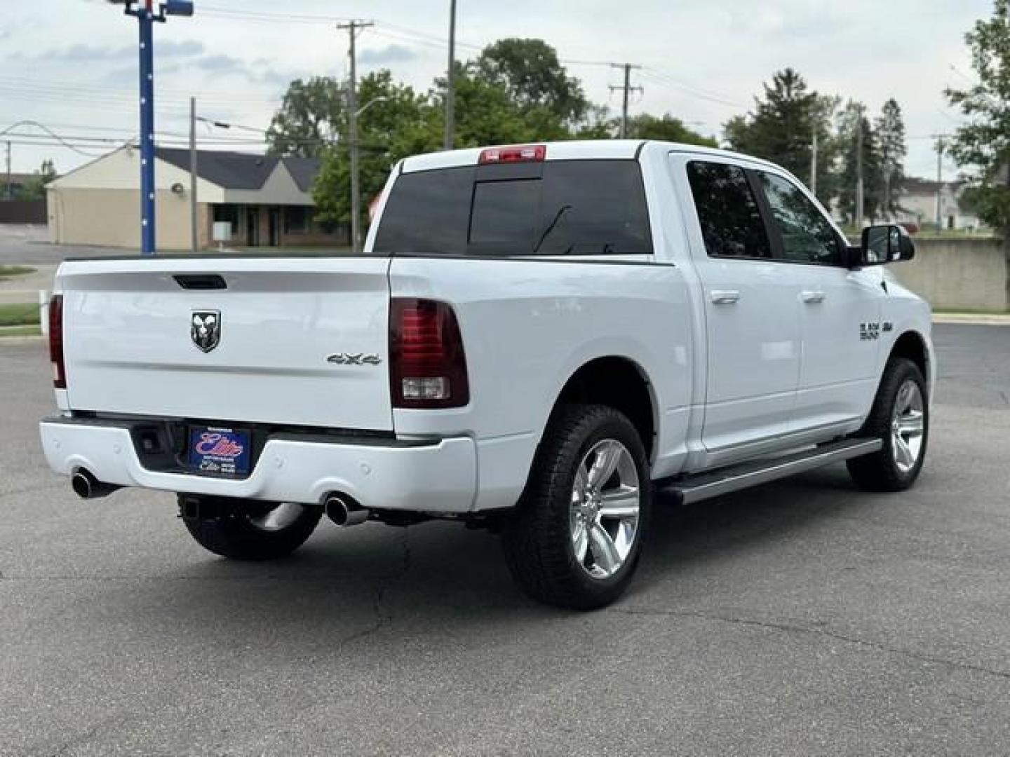 2014 WHITE RAM 1500 (1C6RR7MT1ES) with an V8,5.7L(345 CID),OHV engine, AUTOMATIC transmission, located at 14600 Frazho Road, Warren, MI, 48089, (586) 776-3400, 42.485996, -82.974220 - Photo#4