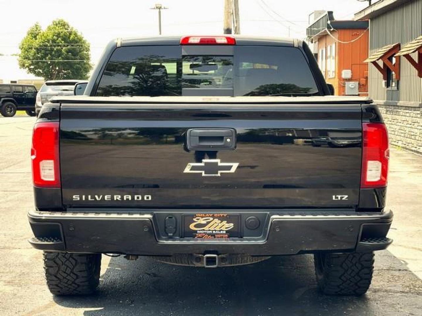 2016 BLACK CHEVROLET SILVERADO 1500 (3GCUKSEC4GG) with an V8,5.3L(325 CID),OHV engine, AUTOMATIC transmission, located at 14600 Frazho Road, Warren, MI, 48089, (586) 776-3400, 42.485996, -82.974220 - Photo#6