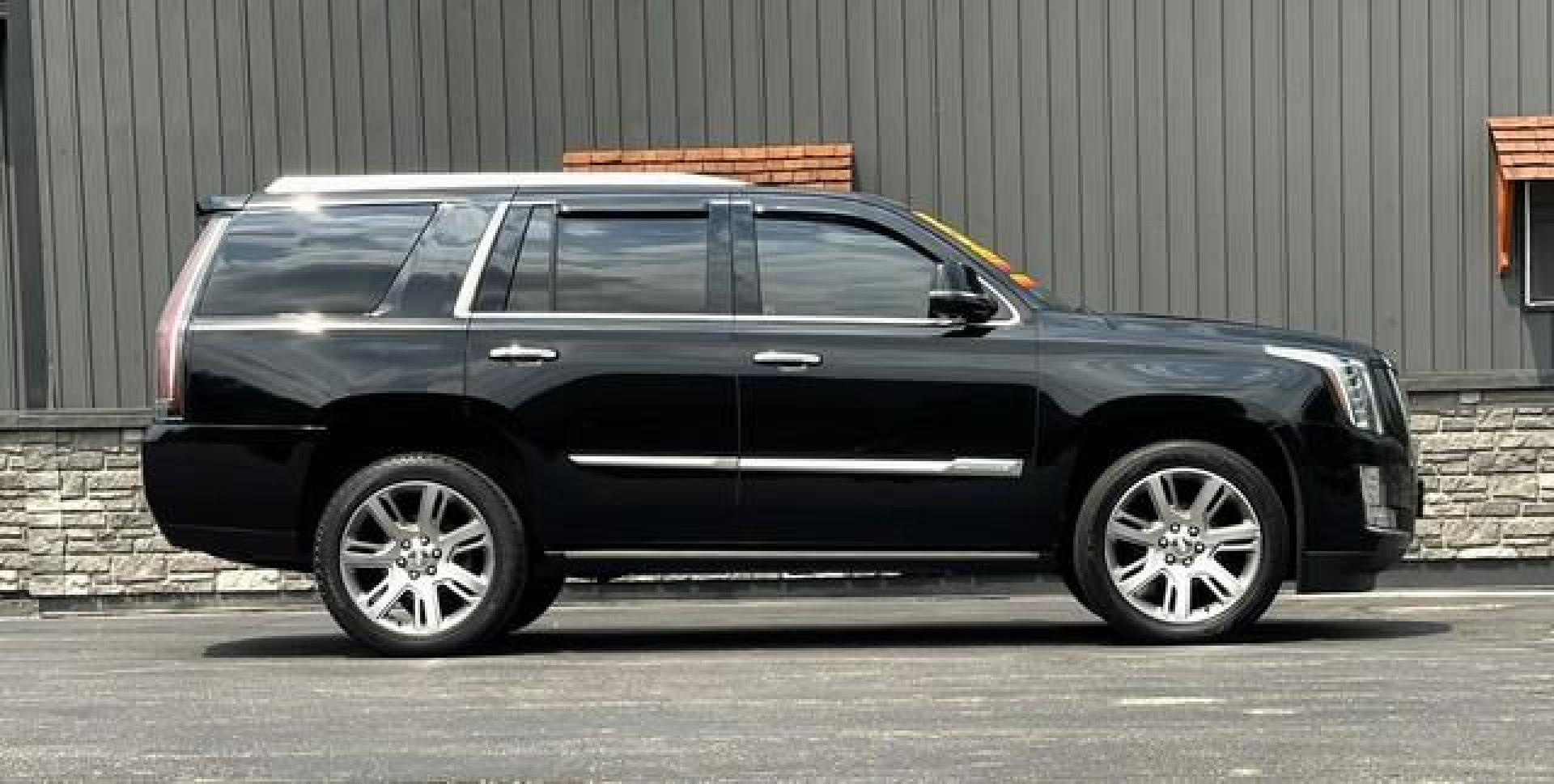 2015 BLACK CADILLAC ESCALADE (1GYS4NKJ7FR) with an V8,6.2L(376 CID),OHV engine, AUTOMATIC transmission, located at 14600 Frazho Road, Warren, MI, 48089, (586) 776-3400, 42.485996, -82.974220 - Photo#2