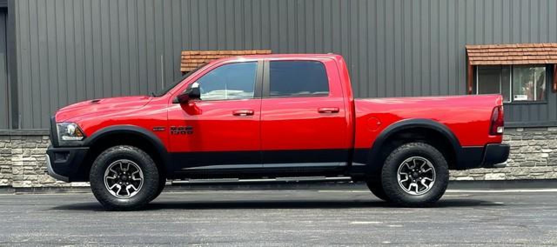 2017 RED RAM 1500 (1C6RR7YT9HS) with an V8,5.7L(345 CID),OHV engine, AUTOMATIC transmission, located at 14600 Frazho Road, Warren, MI, 48089, (586) 776-3400, 42.485996, -82.974220 - Photo#1