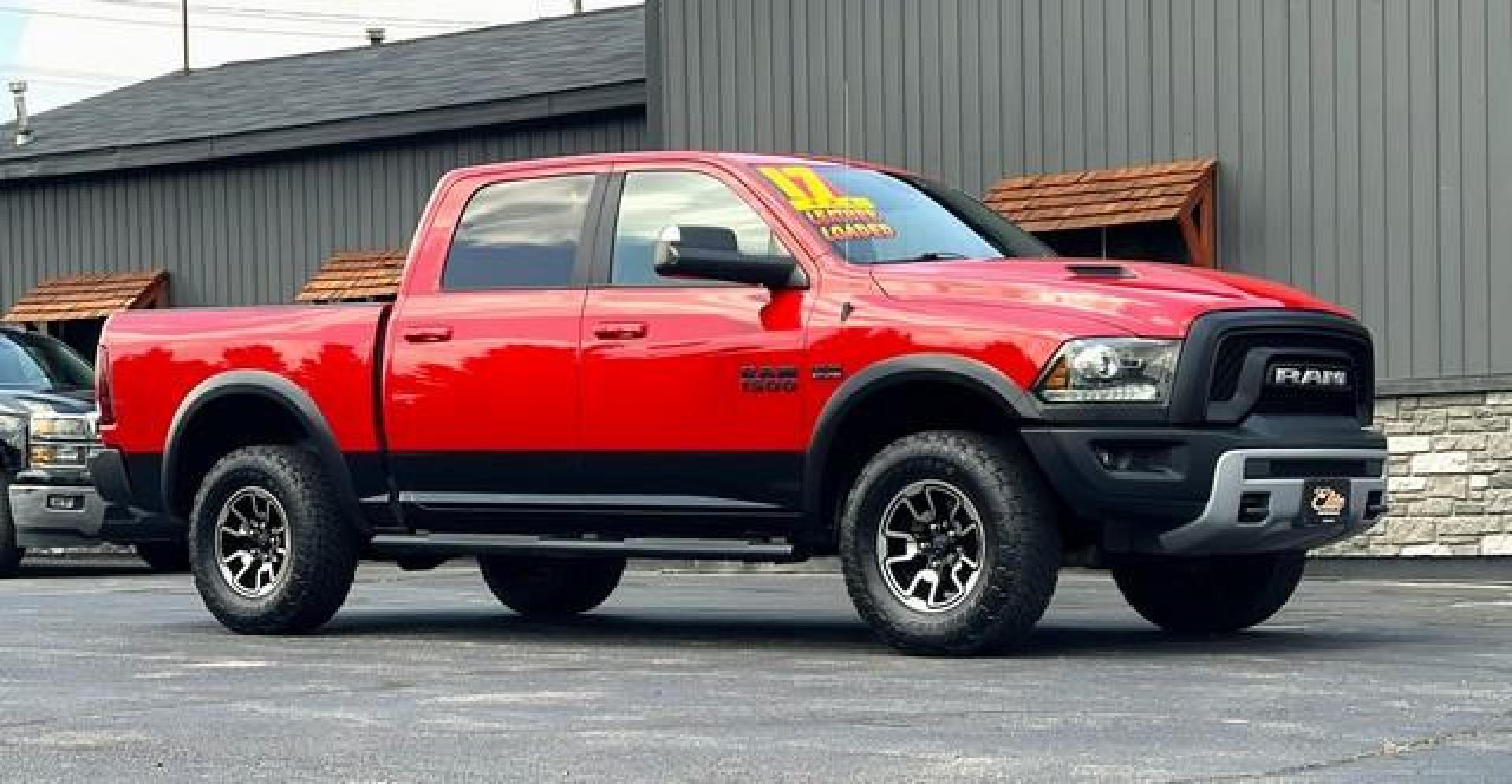 2017 RED RAM 1500 (1C6RR7YT9HS) with an V8,5.7L(345 CID),OHV engine, AUTOMATIC transmission, located at 14600 Frazho Road, Warren, MI, 48089, (586) 776-3400, 42.485996, -82.974220 - Photo#4