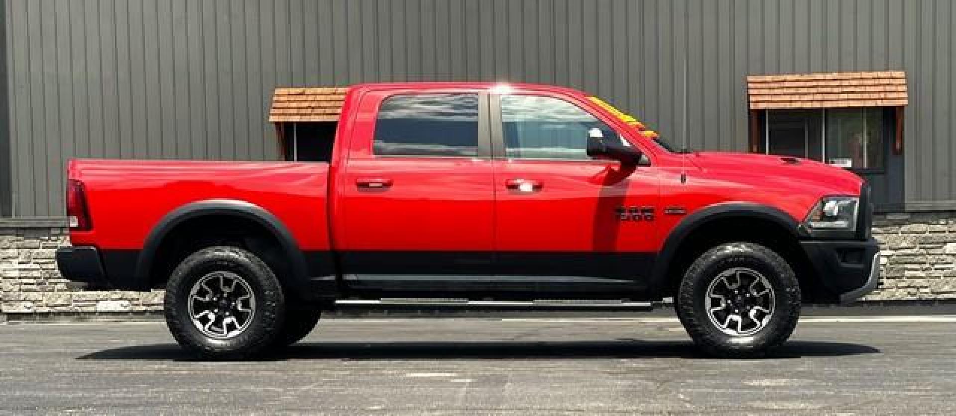 2017 RED RAM 1500 (1C6RR7YT9HS) with an V8,5.7L(345 CID),OHV engine, AUTOMATIC transmission, located at 14600 Frazho Road, Warren, MI, 48089, (586) 776-3400, 42.485996, -82.974220 - Photo#5