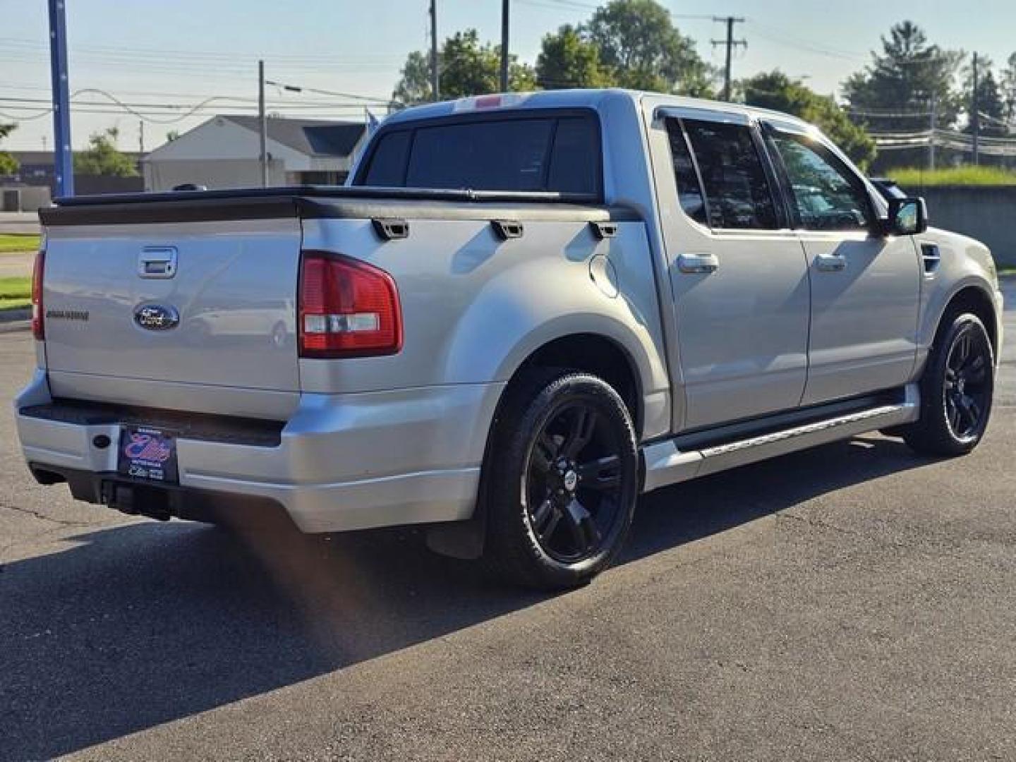 2010 SILVER FORD EXPLORER SPORT TRAC (1FMEU2D83AU) with an V8,4.6L(281 CID),SOHC engine, AUTOMATIC transmission, located at 14600 Frazho Road, Warren, MI, 48089, (586) 776-3400, 42.485996, -82.974220 - Photo#4