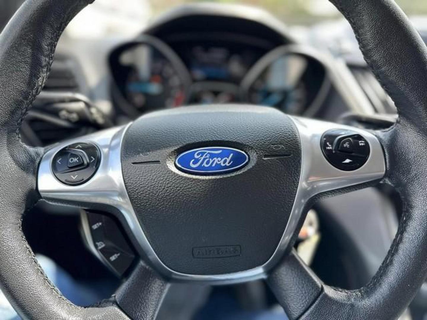 2015 BLUE FORD ESCAPE (1FMCU0GX0FU) with an L4,1.6L(97 CID),DOHC engine, AUTOMATIC transmission, located at 14600 Frazho Road, Warren, MI, 48089, (586) 776-3400, 42.485996, -82.974220 - Photo#12