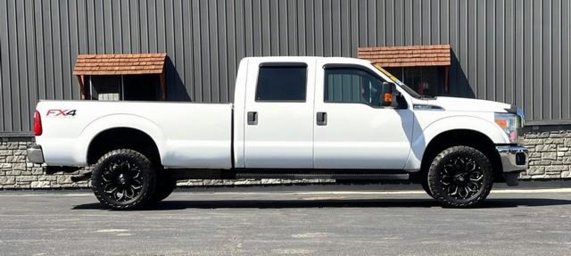 2015 WHITE FORD F-350 SUPER DUTY (1FT8W3B66FE) with an V8,6.2L(379 CID),SOHC engine, AUTOMATIC transmission, located at 14600 Frazho Road, Warren, MI, 48089, (586) 776-3400, 42.485996, -82.974220 - Photo#5