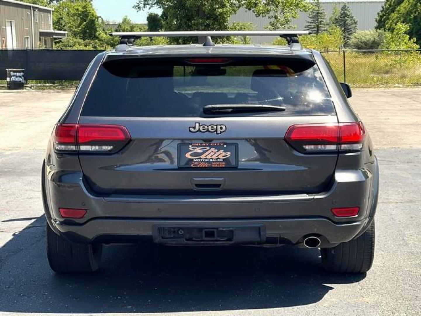 2017 GRAY JEEP GRAND CHEROKEE (1C4RJFBG8HC) with an V6,3.6L(220 CID),DOHC engine, AUTOMATIC transmission, located at 14600 Frazho Road, Warren, MI, 48089, (586) 776-3400, 42.485996, -82.974220 - Photo#6