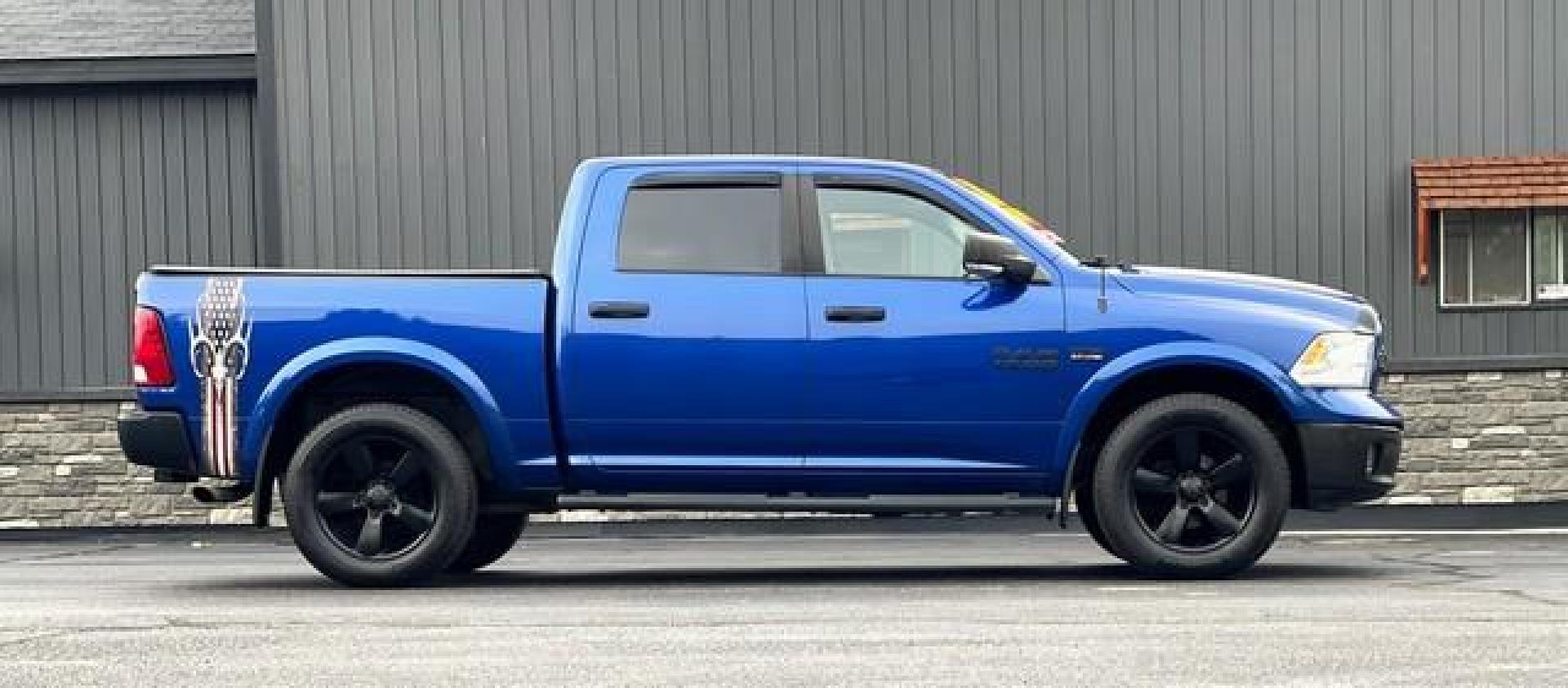 2016 BLUE RAM 1500 (1C6RR7LT9GS) with an V8,5.7L(345 CID),OHV engine, AUTOMATIC transmission, located at 14600 Frazho Road, Warren, MI, 48089, (586) 776-3400, 42.485996, -82.974220 - Photo#5