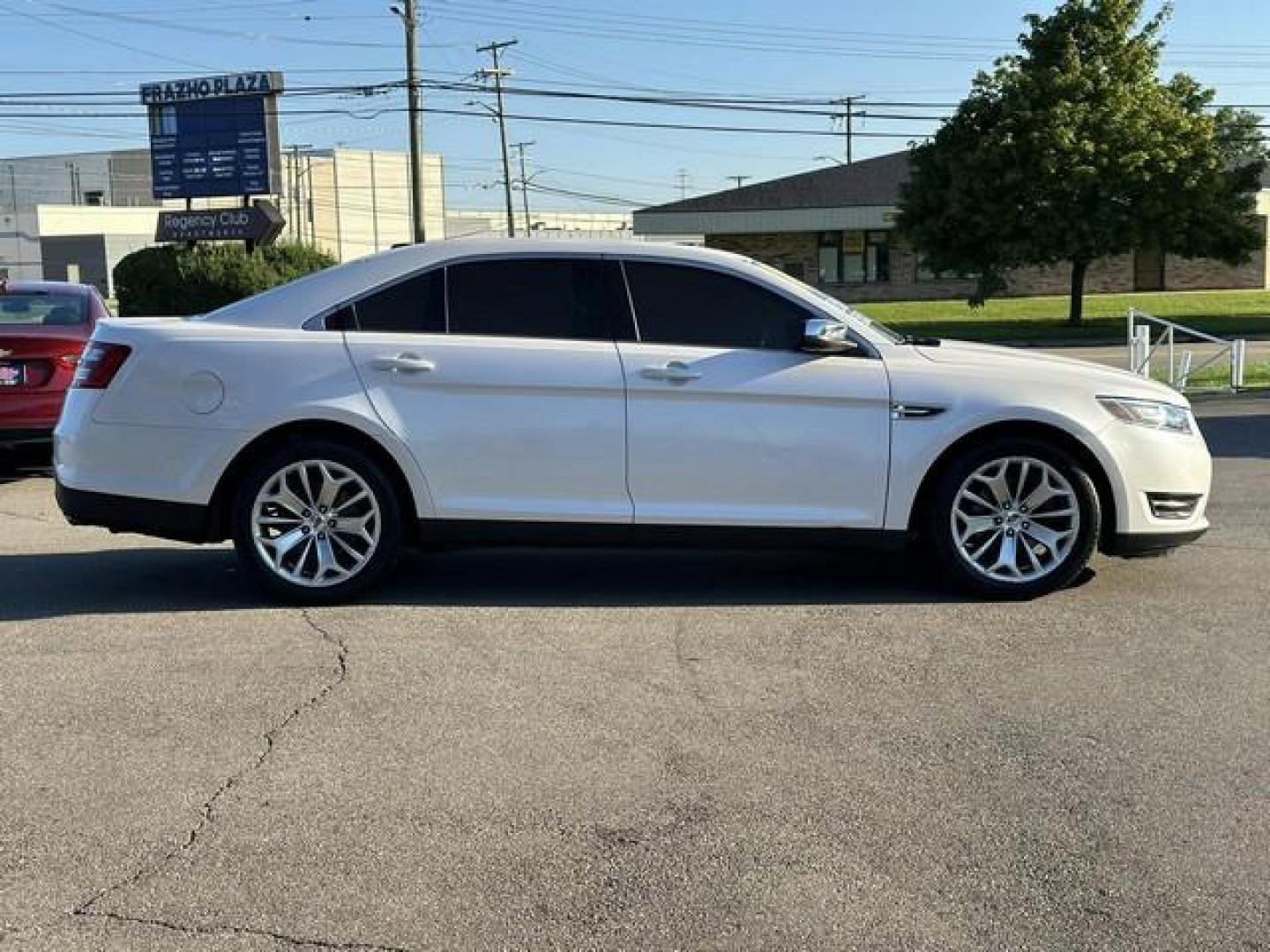 2018 WHITE FORD TAURUS (1FAHP2F83JG) with an V6,3.5L(213 CID),DOHC engine, AUTOMATIC transmission, located at 14600 Frazho Road, Warren, MI, 48089, (586) 776-3400, 42.485996, -82.974220 - Photo#3