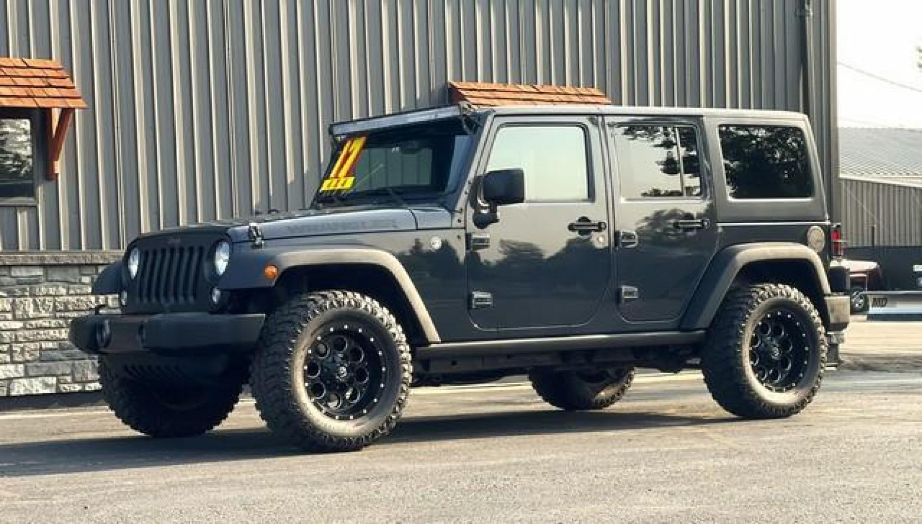 2017 GREY JEEP WRANGLER (1C4BJWDG0HL) with an V6,3.6L(220 CID),DOHC engine, AUTOMATIC transmission, located at 14600 Frazho Road, Warren, MI, 48089, (586) 776-3400, 42.485996, -82.974220 - Photo#2