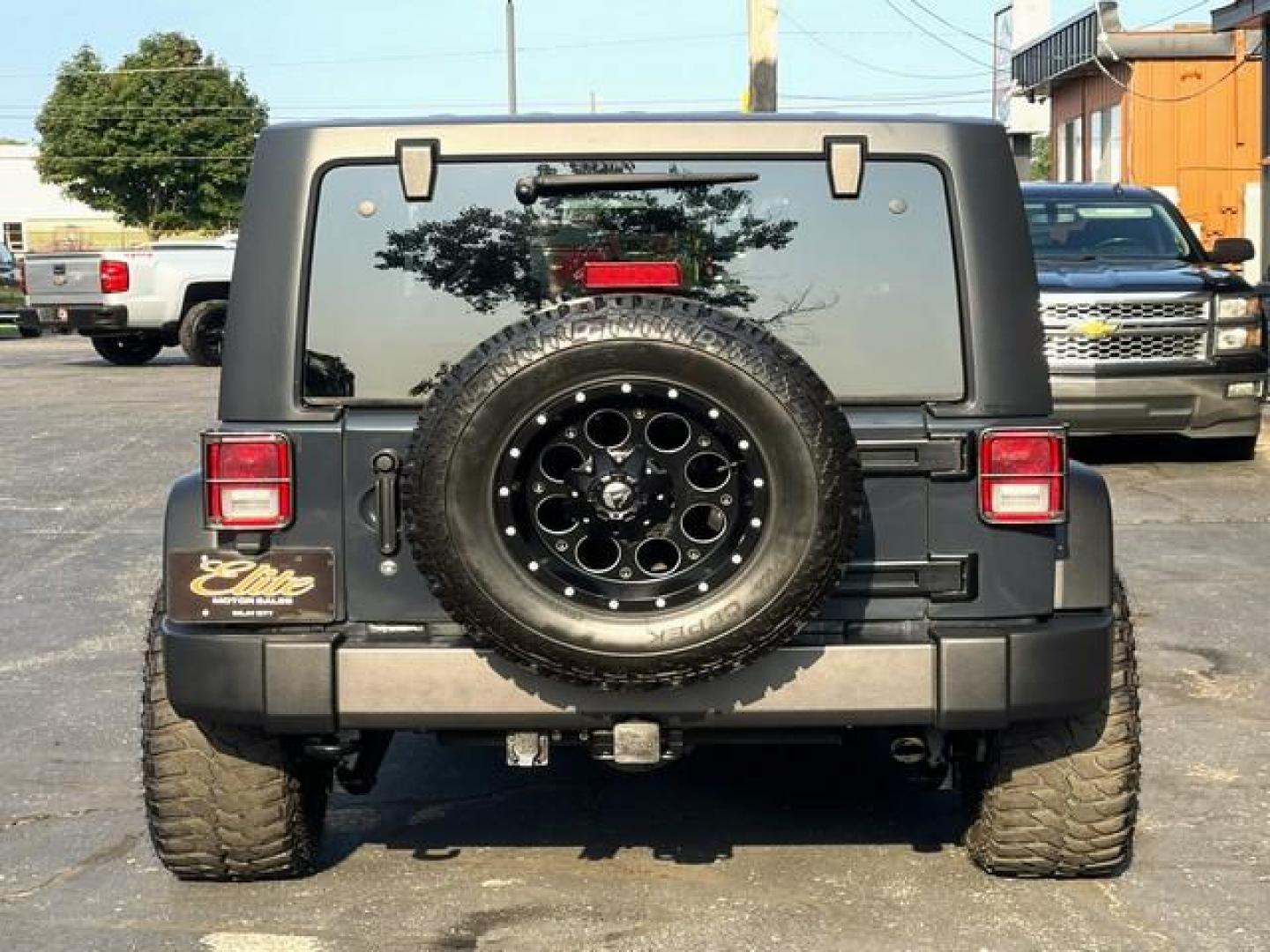 2017 GREY JEEP WRANGLER (1C4BJWDG0HL) with an V6,3.6L(220 CID),DOHC engine, AUTOMATIC transmission, located at 14600 Frazho Road, Warren, MI, 48089, (586) 776-3400, 42.485996, -82.974220 - Photo#3