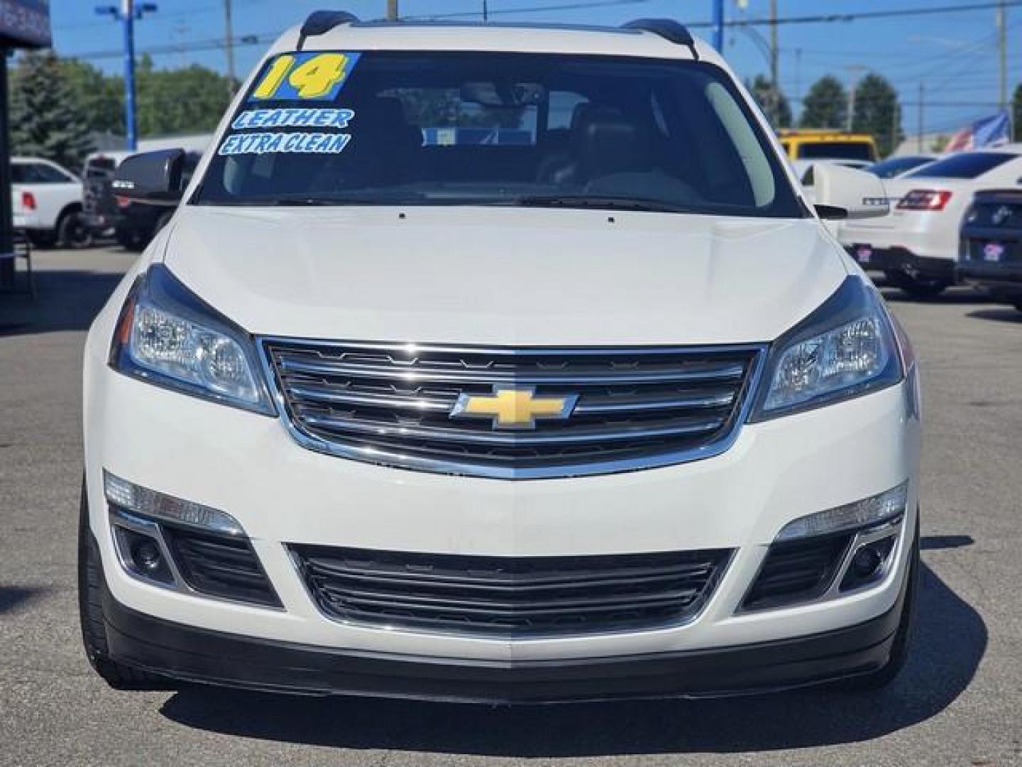 2014 WHITE CHEVROLET TRAVERSE (1GNKVHKDXEJ) with an V6,3.6L(217 CID),DOHC engine, AUTOMATIC transmission, located at 14600 Frazho Road, Warren, MI, 48089, (586) 776-3400, 42.485996, -82.974220 - Photo#1