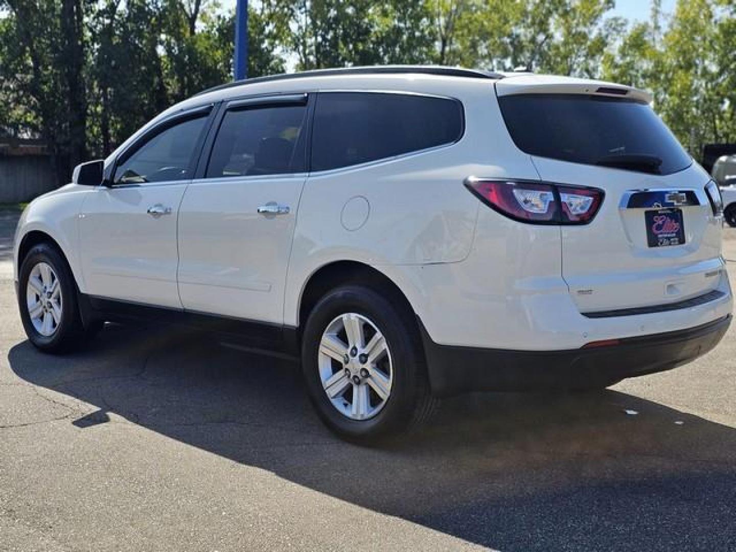 2014 WHITE CHEVROLET TRAVERSE (1GNKVHKDXEJ) with an V6,3.6L(217 CID),DOHC engine, AUTOMATIC transmission, located at 14600 Frazho Road, Warren, MI, 48089, (586) 776-3400, 42.485996, -82.974220 - Photo#6