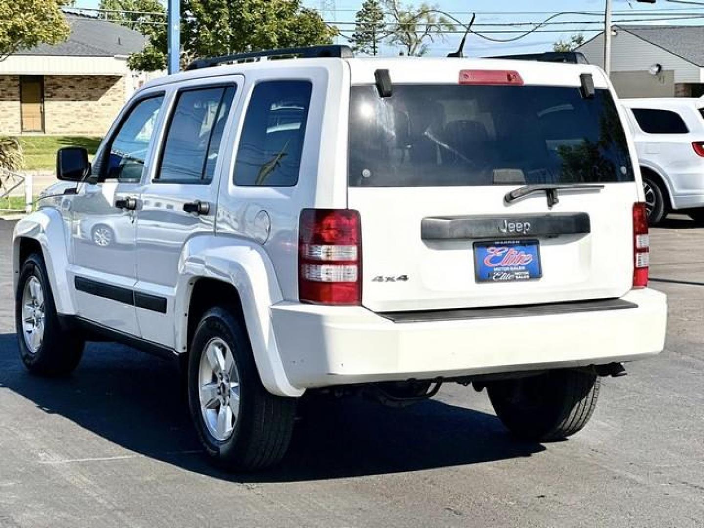 2010 WHITE JEEP LIBERTY (1J4PN2GK6AW) with an V6,3.7L(226 CID),SOHC engine, AUTOMATIC transmission, located at 14600 Frazho Road, Warren, MI, 48089, (586) 776-3400, 42.485996, -82.974220 - Photo#6