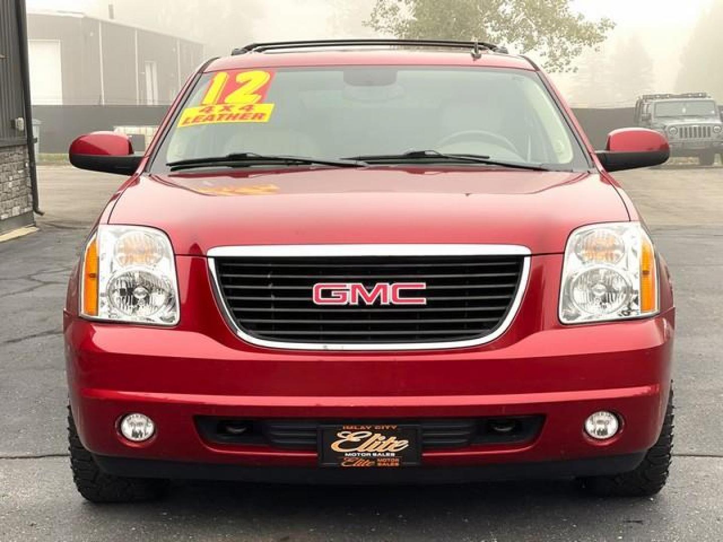 2012 RED GMC YUKON XL 1500 (1GKS2KE75CR) with an V8,5.3L(325 CID),OHV engine, AUTOMATIC transmission, located at 14600 Frazho Road, Warren, MI, 48089, (586) 776-3400, 42.485996, -82.974220 - Photo#3