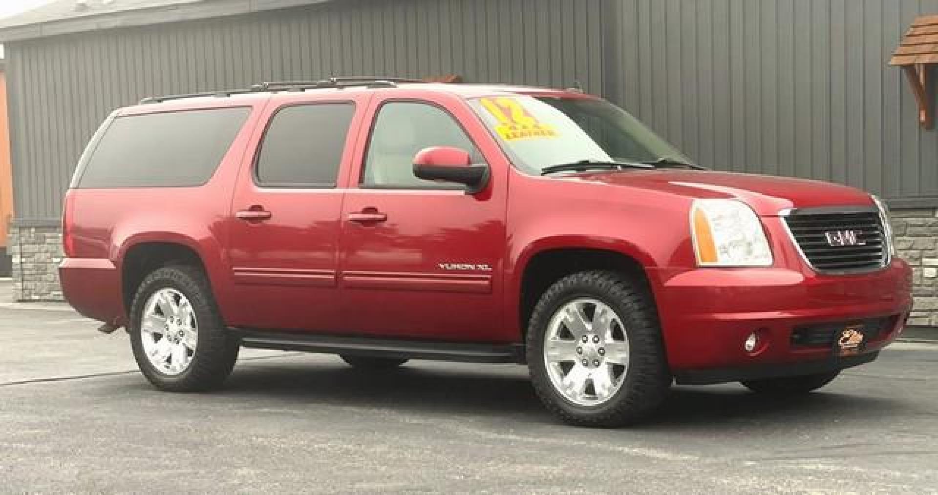 2012 RED GMC YUKON XL 1500 (1GKS2KE75CR) with an V8,5.3L(325 CID),OHV engine, AUTOMATIC transmission, located at 14600 Frazho Road, Warren, MI, 48089, (586) 776-3400, 42.485996, -82.974220 - Photo#5