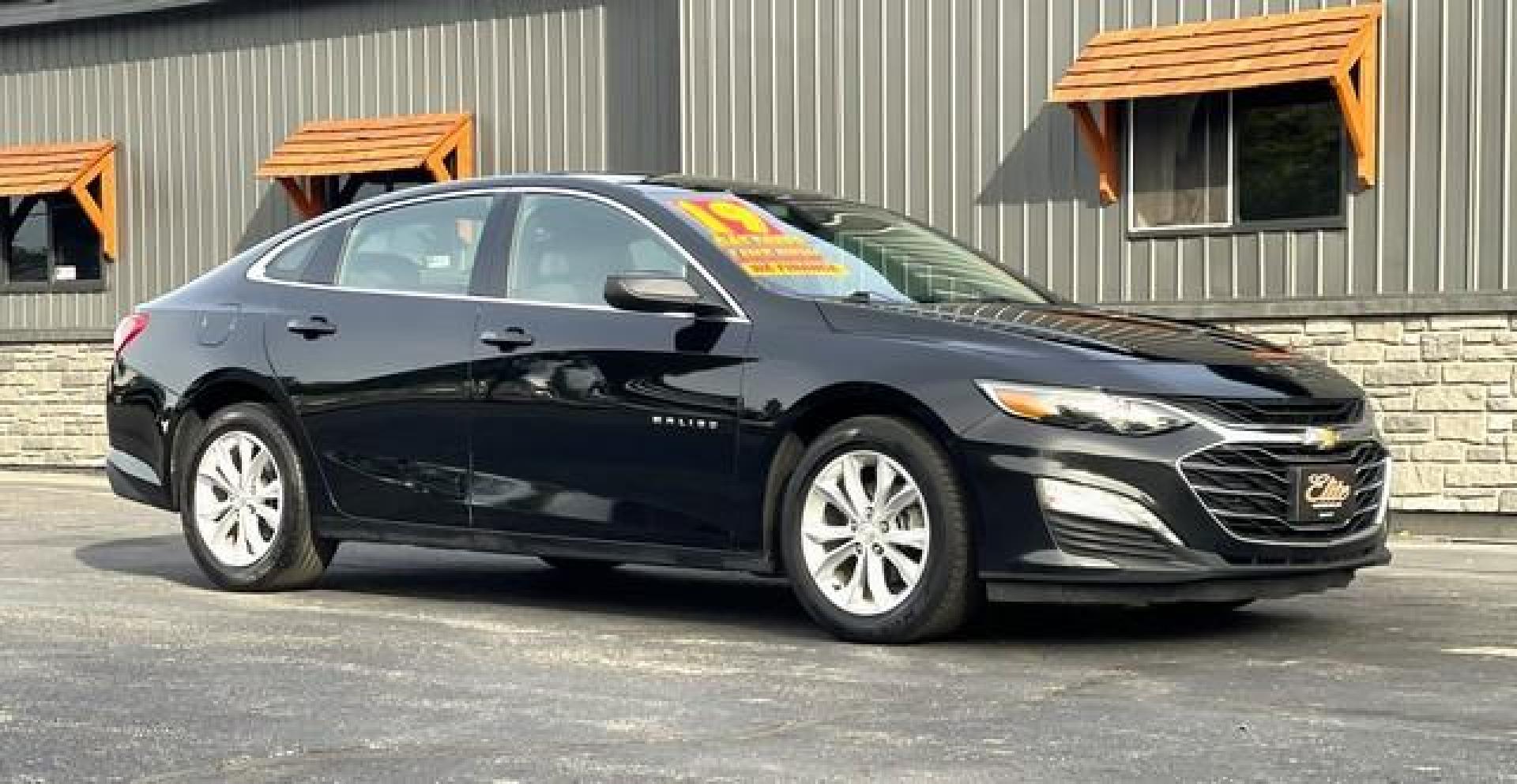 2019 BLACK CHEVROLET MALIBU (1G1ZD5ST5KF) with an L4,1.5L(91 CID),DOHC engine, AUTOMATIC transmission, located at 14600 Frazho Road, Warren, MI, 48089, (586) 776-3400, 42.485996, -82.974220 - Photo#2