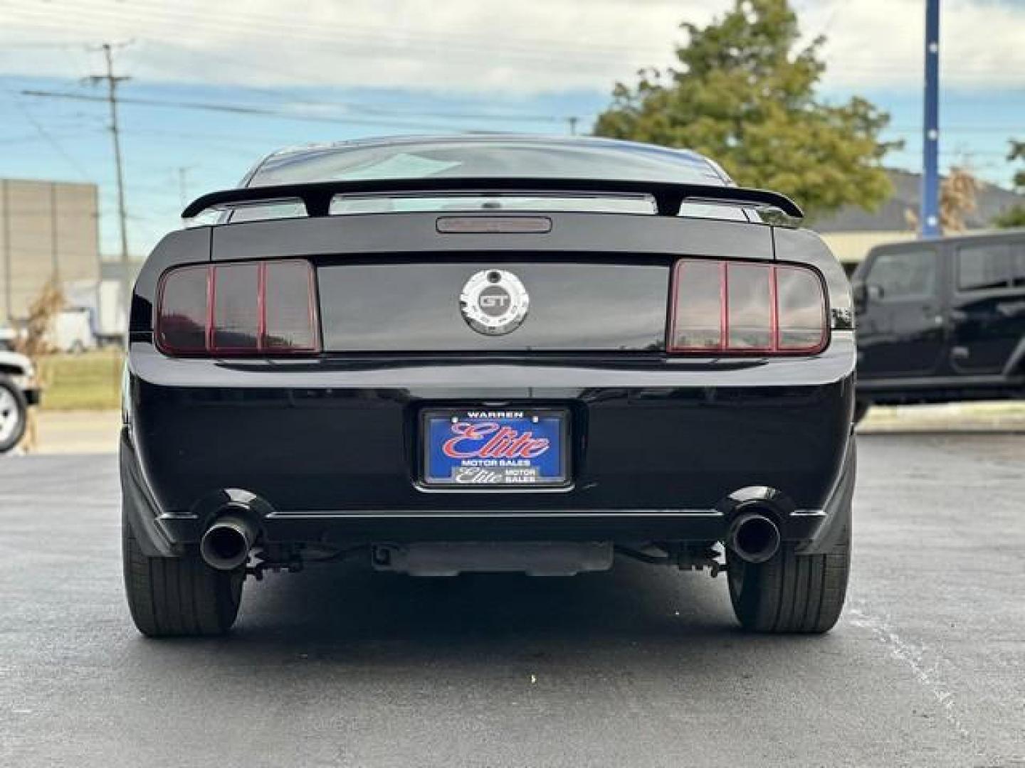 2009 BLACK FORD MUSTANG (1ZVHT82H495) with an V8,4.6L(281 CID),SOHC engine, AUTOMATIC transmission, located at 14600 Frazho Road, Warren, MI, 48089, (586) 776-3400, 42.485996, -82.974220 - Photo#5