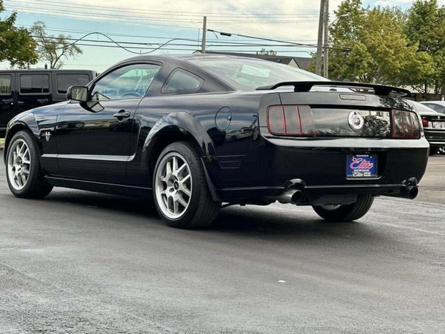 2009 BLACK FORD MUSTANG (1ZVHT82H495) with an V8,4.6L(281 CID),SOHC engine, AUTOMATIC transmission, located at 14600 Frazho Road, Warren, MI, 48089, (586) 776-3400, 42.485996, -82.974220 - Photo#6