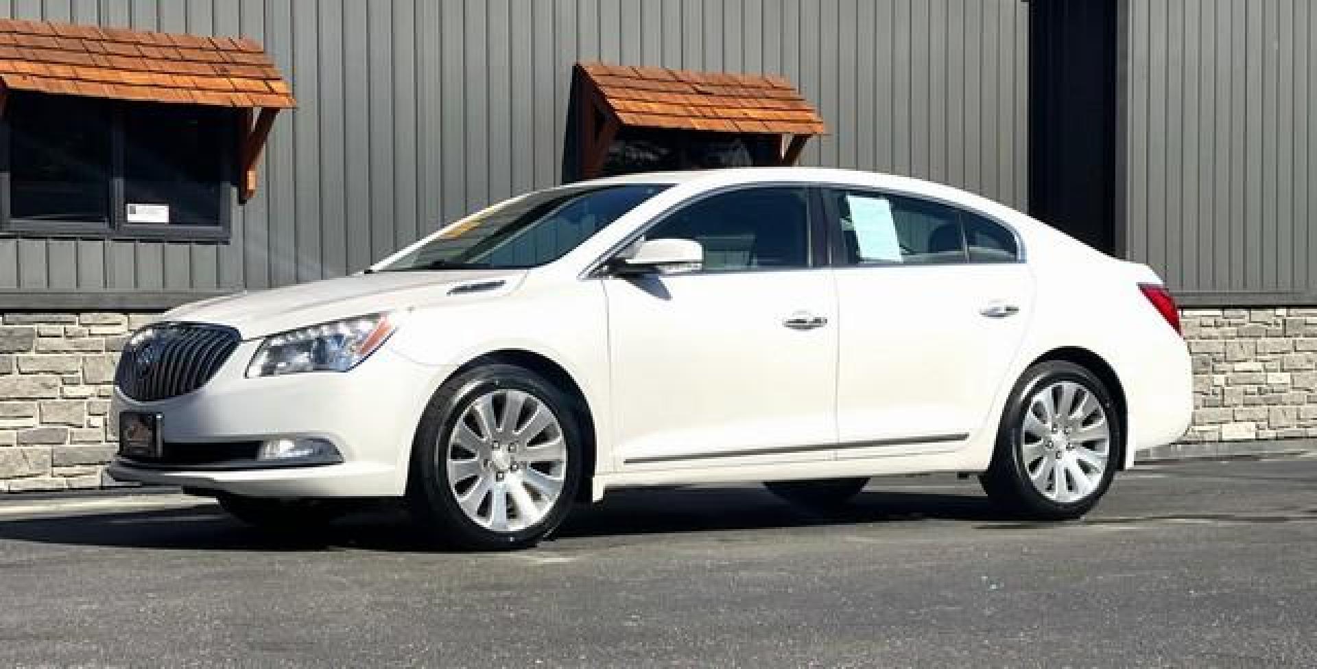 2015 WHITE BUICK LACROSSE (1G4GC5G37FF) with an V6,3.6L(217 CID),DOHC engine, AUTOMATIC transmission, located at 14600 Frazho Road, Warren, MI, 48089, (586) 776-3400, 42.485996, -82.974220 - Photo#2