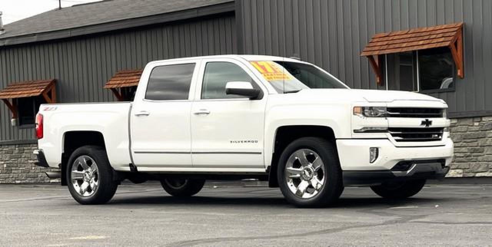 2017 WHITE CHEVROLET SILVERADO 1500 (3GCUKSEJ9HG) with an V8,6.2L(376 CID),OHV engine, AUTOMATIC transmission, located at 14600 Frazho Road, Warren, MI, 48089, (586) 776-3400, 42.485996, -82.974220 - Photo#5