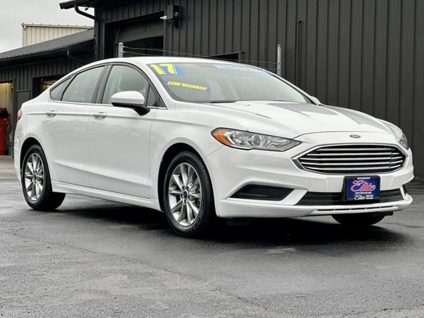 2017 WHITE FORD FUSION (3FA6P0H76HR) with an L4,2.5L(152 CID),DOHC engine, AUTOMATIC transmission, located at 14600 Frazho Road, Warren, MI, 48089, (586) 776-3400, 42.485996, -82.974220 - Photo#2