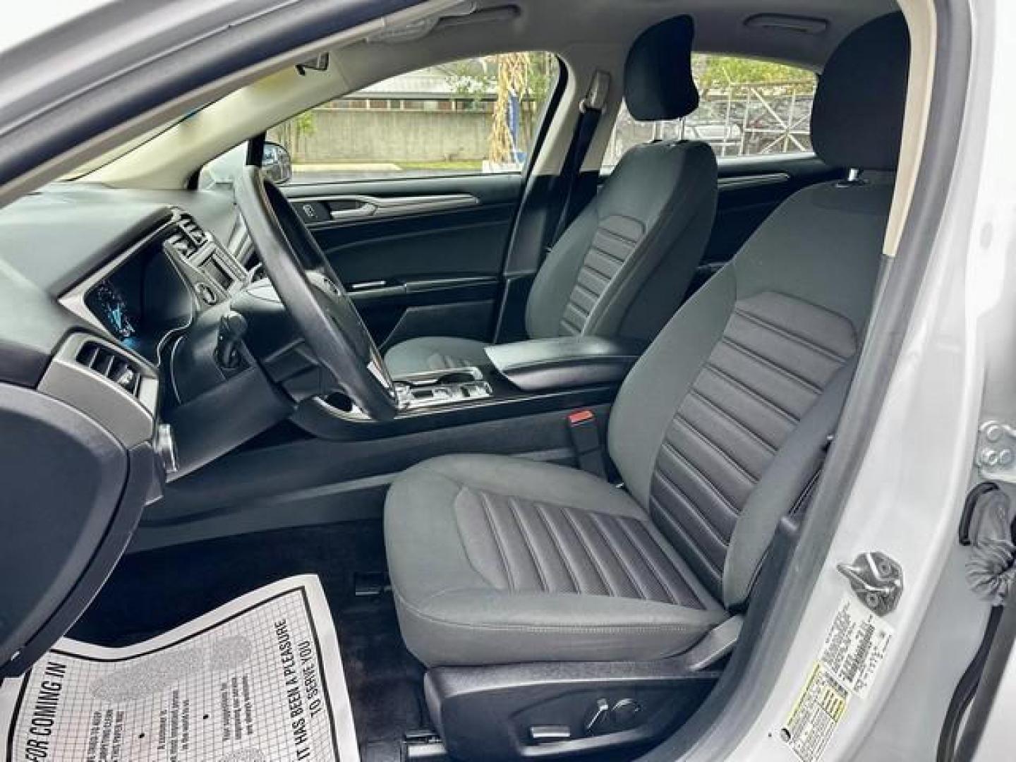 2017 WHITE FORD FUSION (3FA6P0H76HR) with an L4,2.5L(152 CID),DOHC engine, AUTOMATIC transmission, located at 14600 Frazho Road, Warren, MI, 48089, (586) 776-3400, 42.485996, -82.974220 - Photo#8