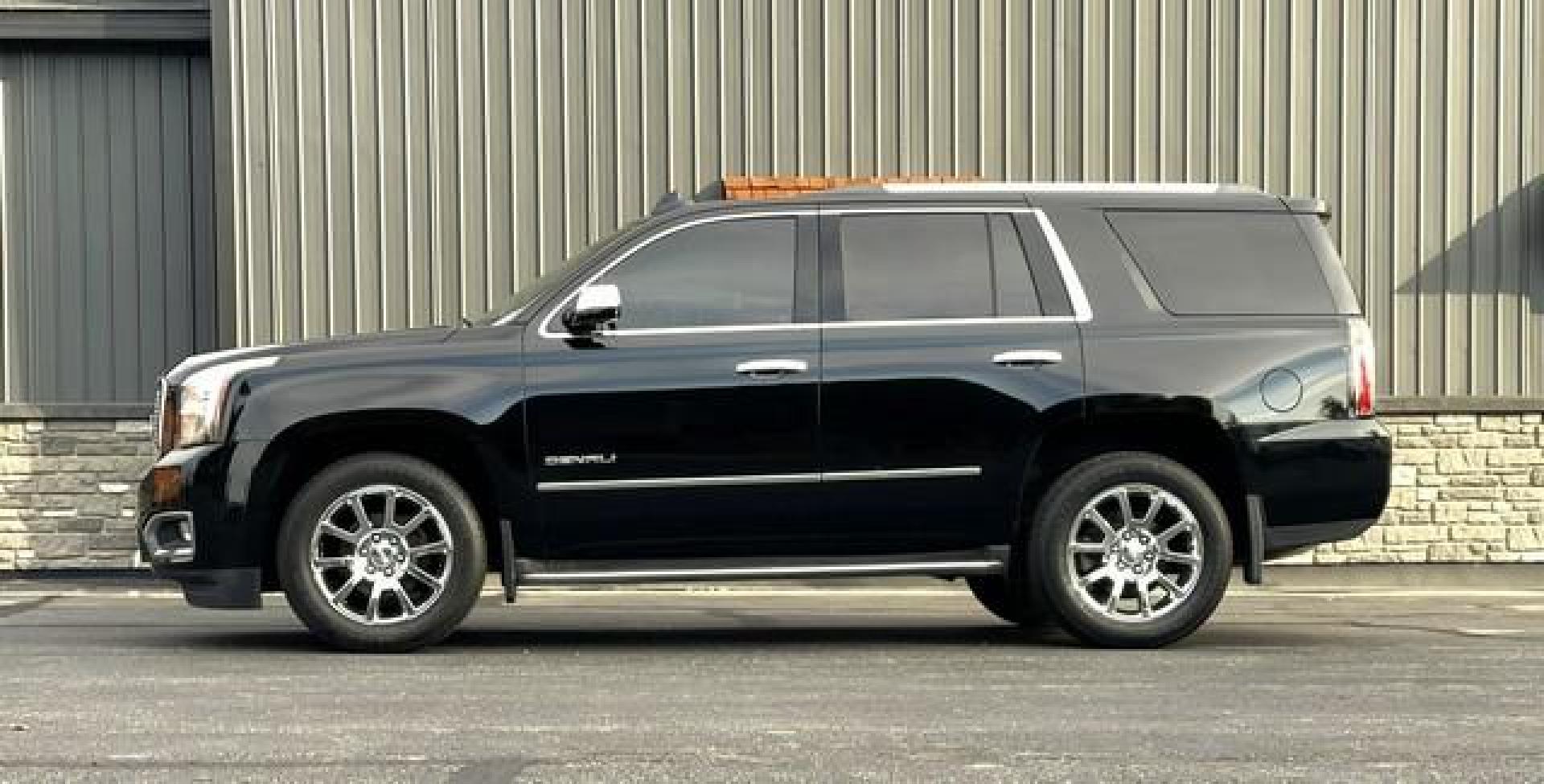 2015 BLACK GMC YUKON DENALI (1GKS2CKJ0FR) with an V8,6.2L(376 CID),OHV engine, AUTOMATIC transmission, located at 14600 Frazho Road, Warren, MI, 48089, (586) 776-3400, 42.485996, -82.974220 - Photo#1