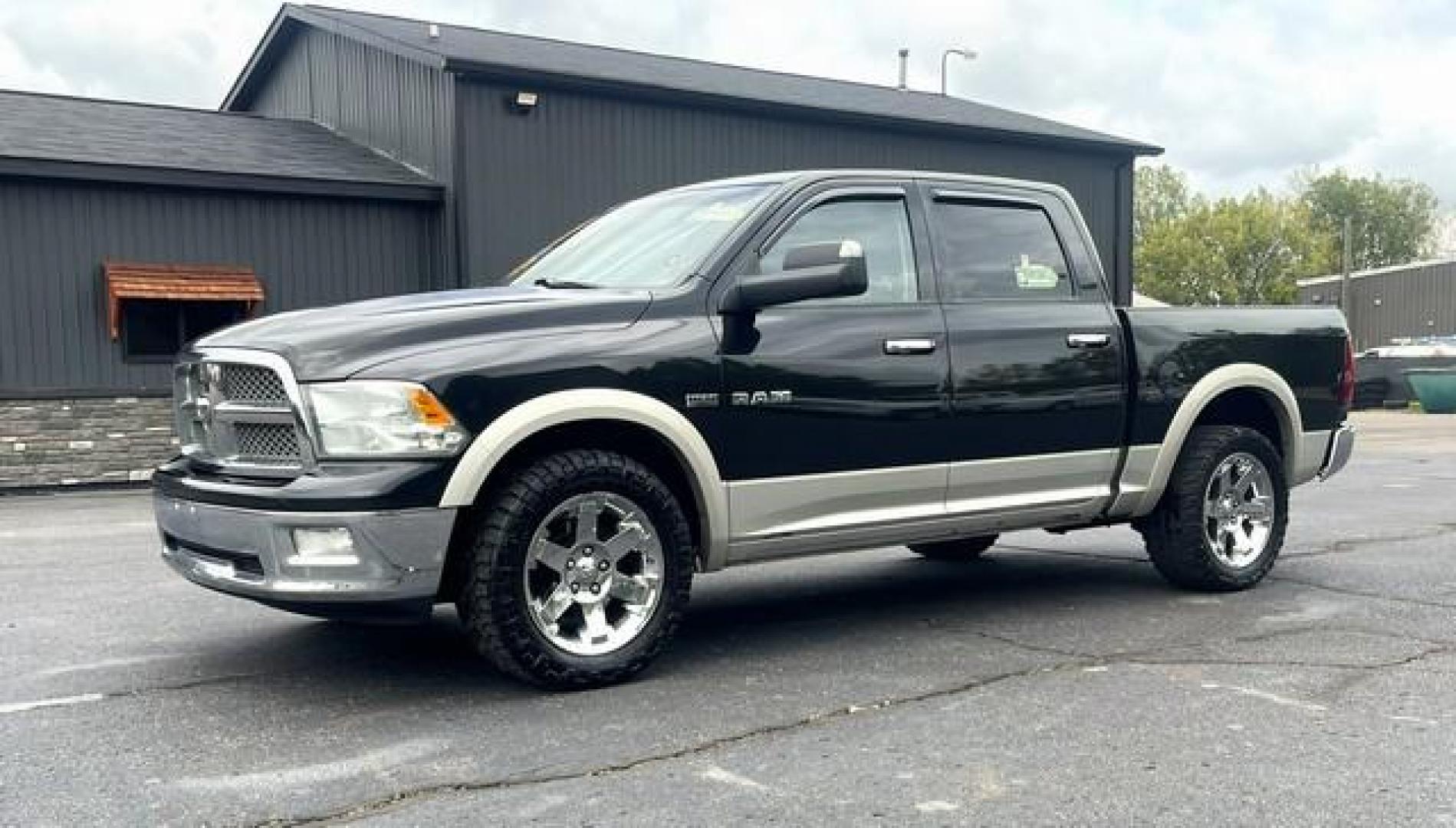 2010 BLACK DODGE RAM 1500 (1D7RV1CT8AS) with an V8,5.7L(345 CID),OHV engine, AUTOMATIC transmission, located at 14600 Frazho Road, Warren, MI, 48089, (586) 776-3400, 42.485996, -82.974220 - Photo#0