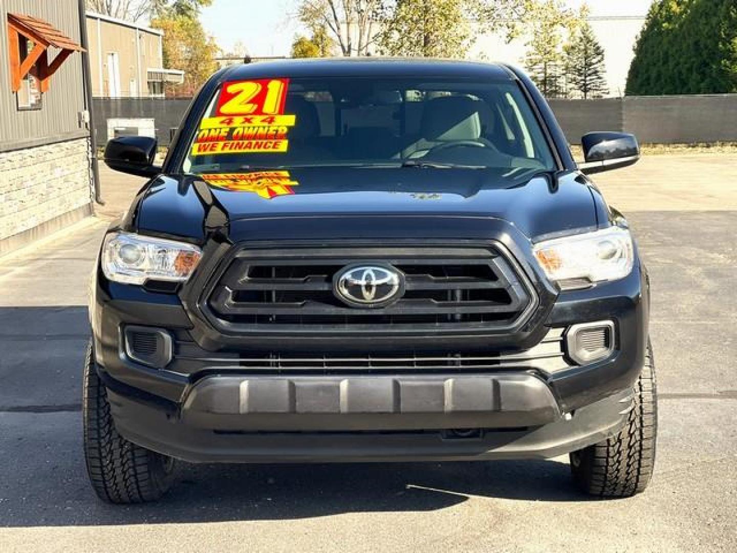 2021 BLACK TOYOTA TACOMA (3TMCZ5AN5MM) with an V6,3.5L( CID), engine, AUTOMATIC transmission, located at 14600 Frazho Road, Warren, MI, 48089, (586) 776-3400, 42.485996, -82.974220 - Photo#3