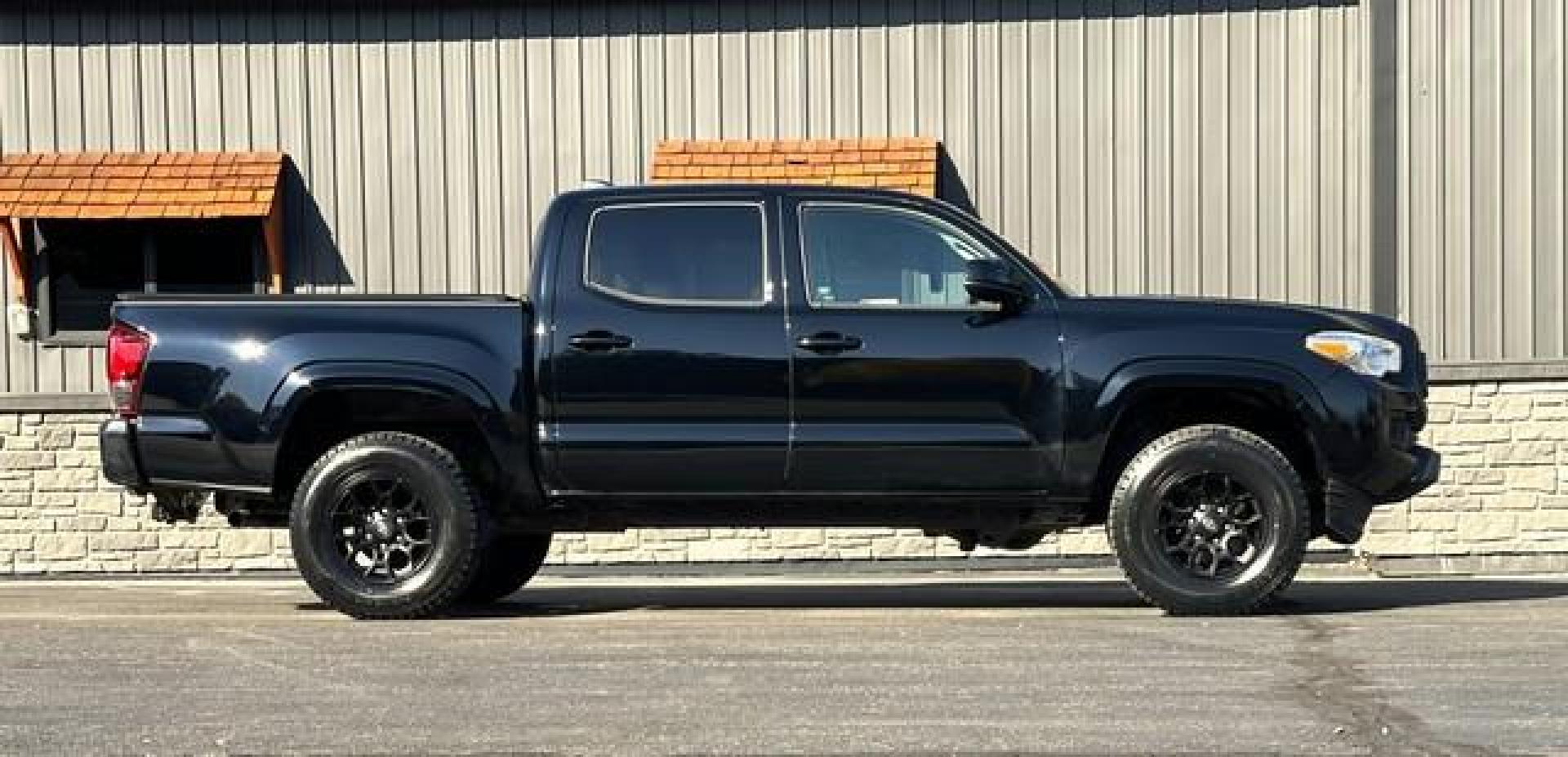 2021 BLACK TOYOTA TACOMA (3TMCZ5AN5MM) with an V6,3.5L( CID), engine, AUTOMATIC transmission, located at 14600 Frazho Road, Warren, MI, 48089, (586) 776-3400, 42.485996, -82.974220 - Photo#5