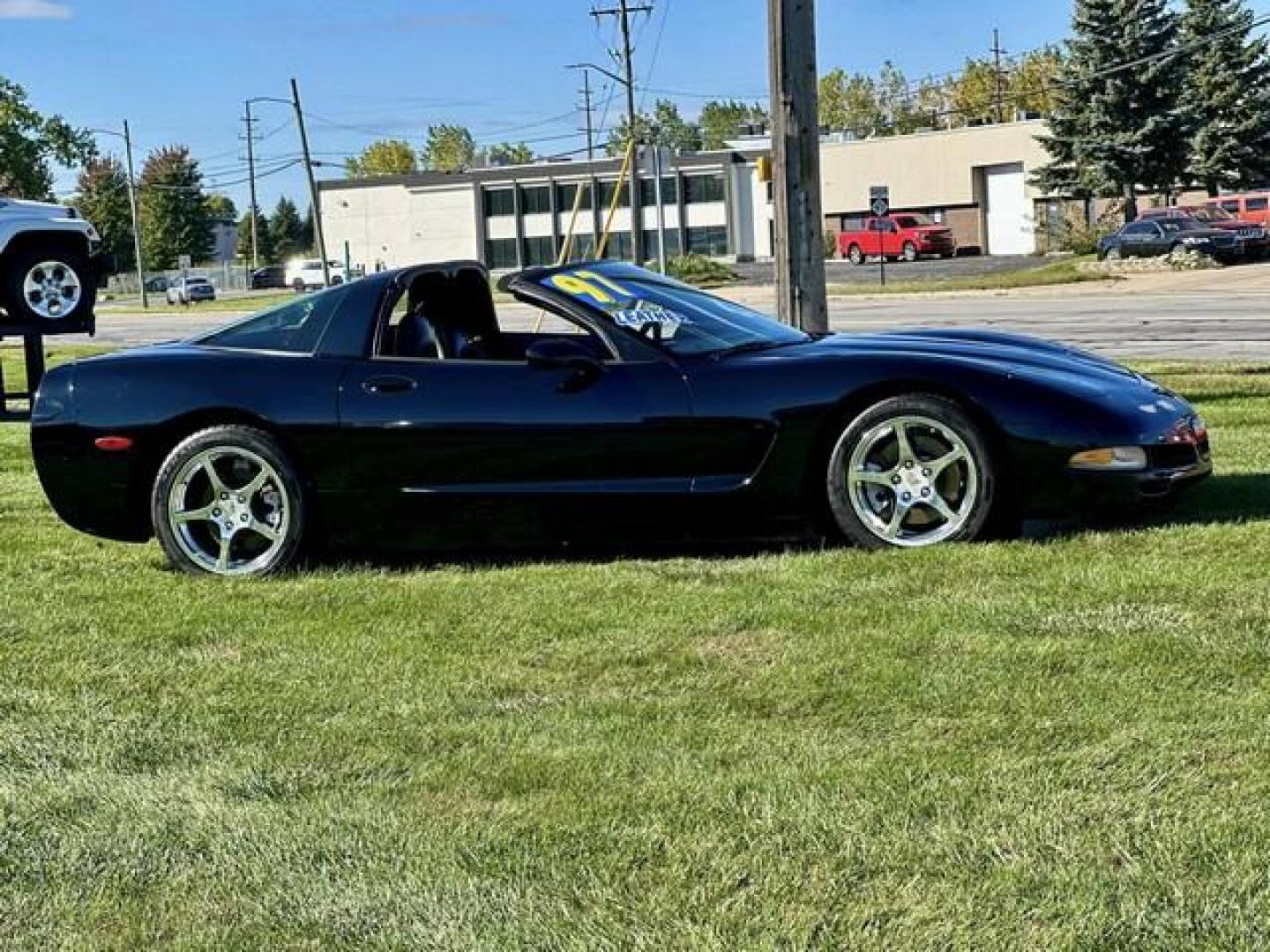 1997 BLACK CHEVROLET CORVETTE (1G1YY22G4V5) with an 5.7L V8 engine, AUTOMATIC transmission, located at 14600 Frazho Road, Warren, MI, 48089, (586) 776-3400, 42.485996, -82.974220 - Photo#3