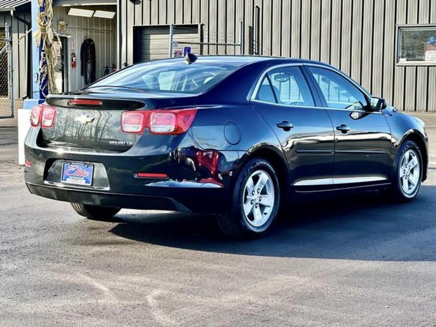 2014 GREY CHEVROLET MALIBU (1G11B5SL1EF) with an L4,2.5L(153 CID),DOHC engine, AUTOMATIC transmission, located at 14600 Frazho Road, Warren, MI, 48089, (586) 776-3400, 42.485996, -82.974220 - Photo#4