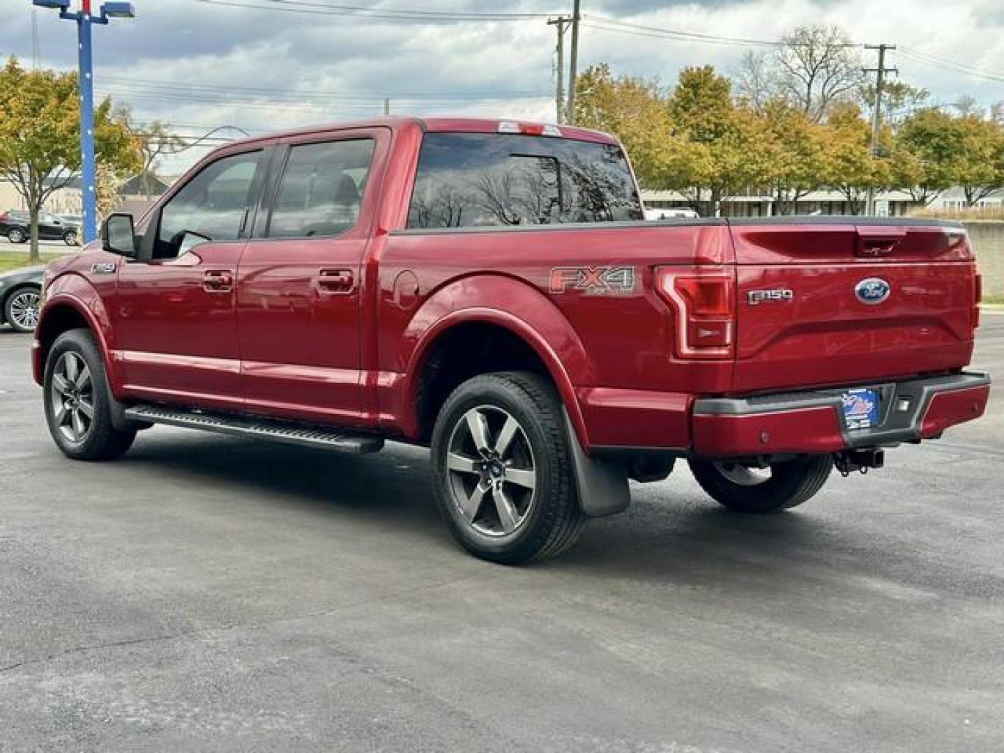 2017 RUBY RED METTALIC FORD F-150 (1FTEW1EF5HF) with an V8,5.0L(302 CID),DOHC engine, AUTOMATIC transmission, located at 14600 Frazho Road, Warren, MI, 48089, (586) 776-3400, 42.485996, -82.974220 - Photo#6