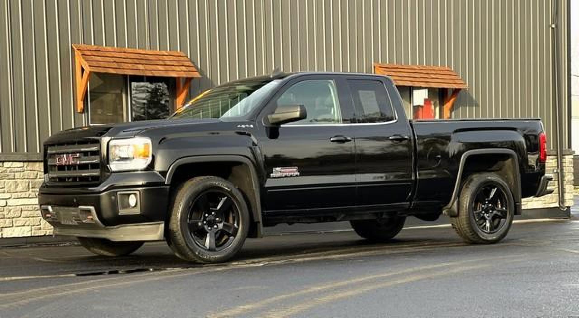 2015 BLACK GMC SIERRA 1500 (1GTV2UEC4FZ) with an V8,5.3L(325 CID),OHV engine, AUTOMATIC transmission, located at 14600 Frazho Road, Warren, MI, 48089, (586) 776-3400, 42.485996, -82.974220 - Photo#2