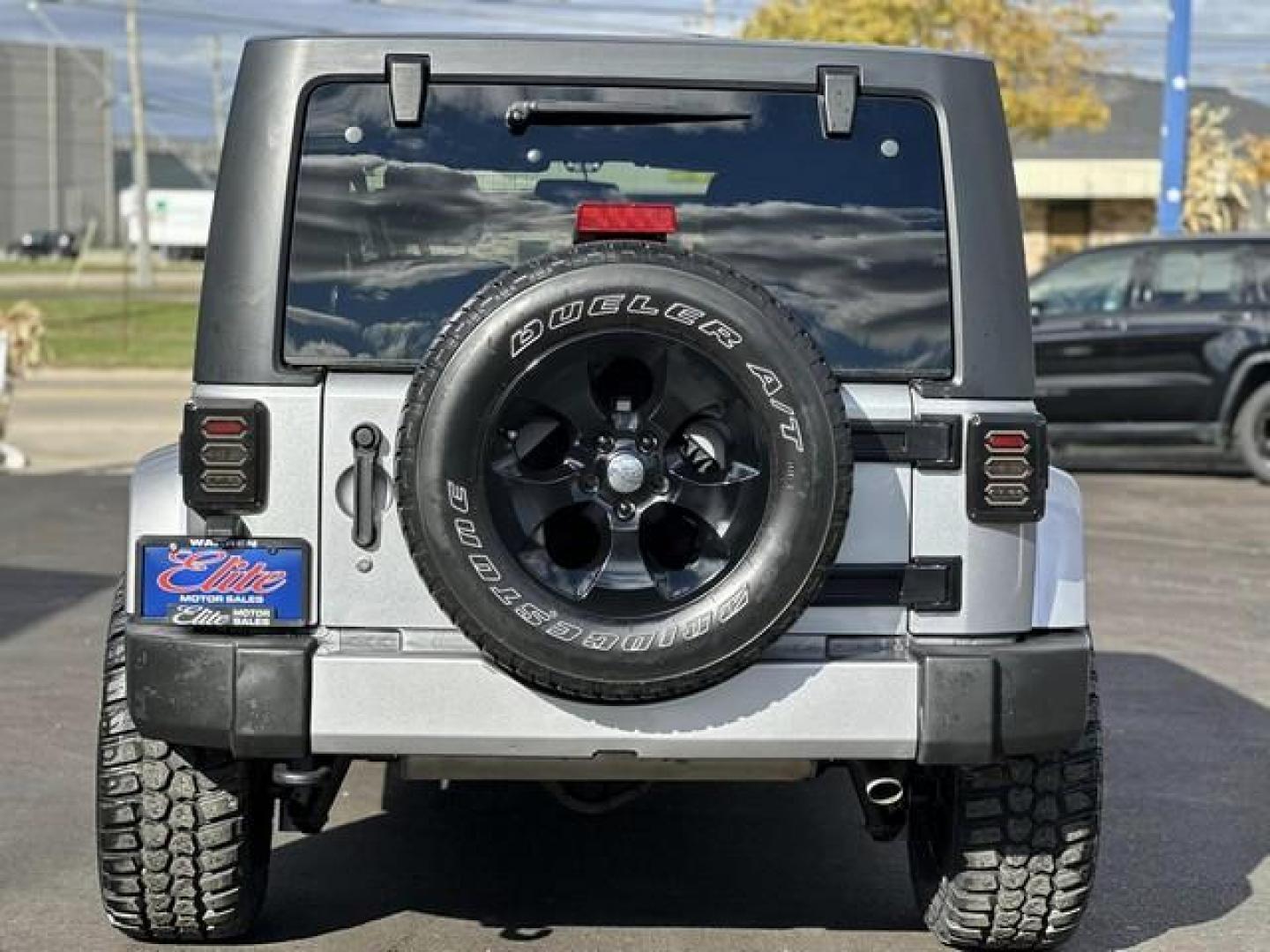 2016 GRAY JEEP WRANGLER (1C4BJWEG1GL) with an V6,3.6L(220 CID),DOHC engine, AUTOMATIC transmission, located at 14600 Frazho Road, Warren, MI, 48089, (586) 776-3400, 42.485996, -82.974220 - Photo#5