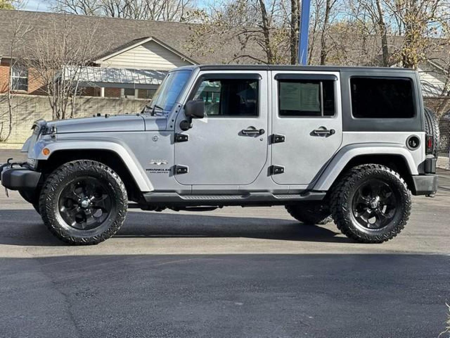 2016 GRAY JEEP WRANGLER (1C4BJWEG1GL) with an V6,3.6L(220 CID),DOHC engine, AUTOMATIC transmission, located at 14600 Frazho Road, Warren, MI, 48089, (586) 776-3400, 42.485996, -82.974220 - Photo#7