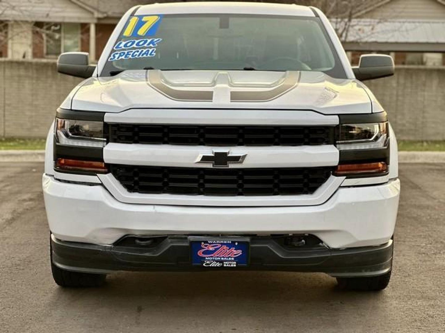 2017 WHITE CHEVROLET SILVERADO 1500 (1GCRCPEC6HZ) with an V8,5.3L(325 CID),OHV engine, AUTOMATIC transmission, located at 14600 Frazho Road, Warren, MI, 48089, (586) 776-3400, 42.485996, -82.974220 - Photo#1