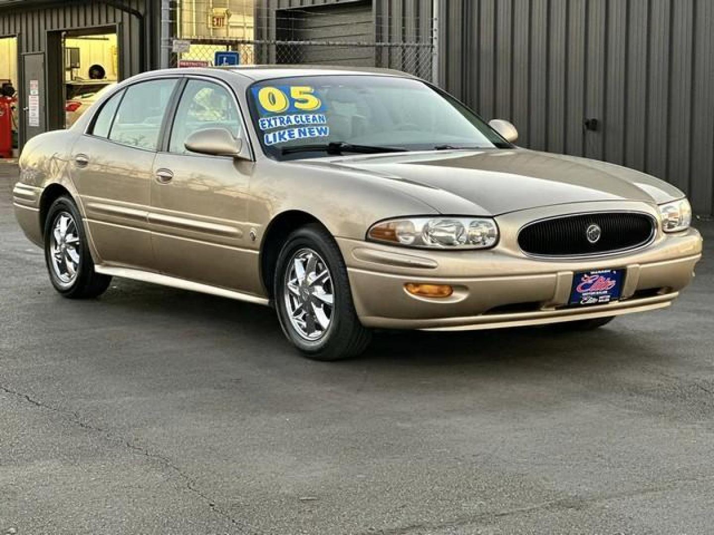 2005 GOLD BUICK LESABRE (1G4HR54K75U) with an V6,3.8L(231 CID),OHV engine, AUTOMATIC transmission, located at 14600 Frazho Road, Warren, MI, 48089, (586) 776-3400, 42.485996, -82.974220 - Photo#2