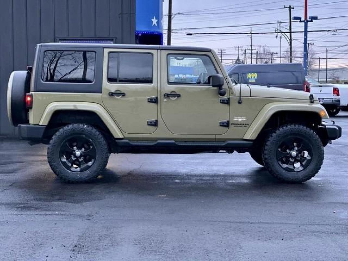 2013 GREEN JEEP WRANGLER (1C4BJWEGXDL) with an V6,3.6L(220 CID),DOHC engine, AUTOMATIC transmission, located at 14600 Frazho Road, Warren, MI, 48089, (586) 776-3400, 42.485996, -82.974220 - Photo#3