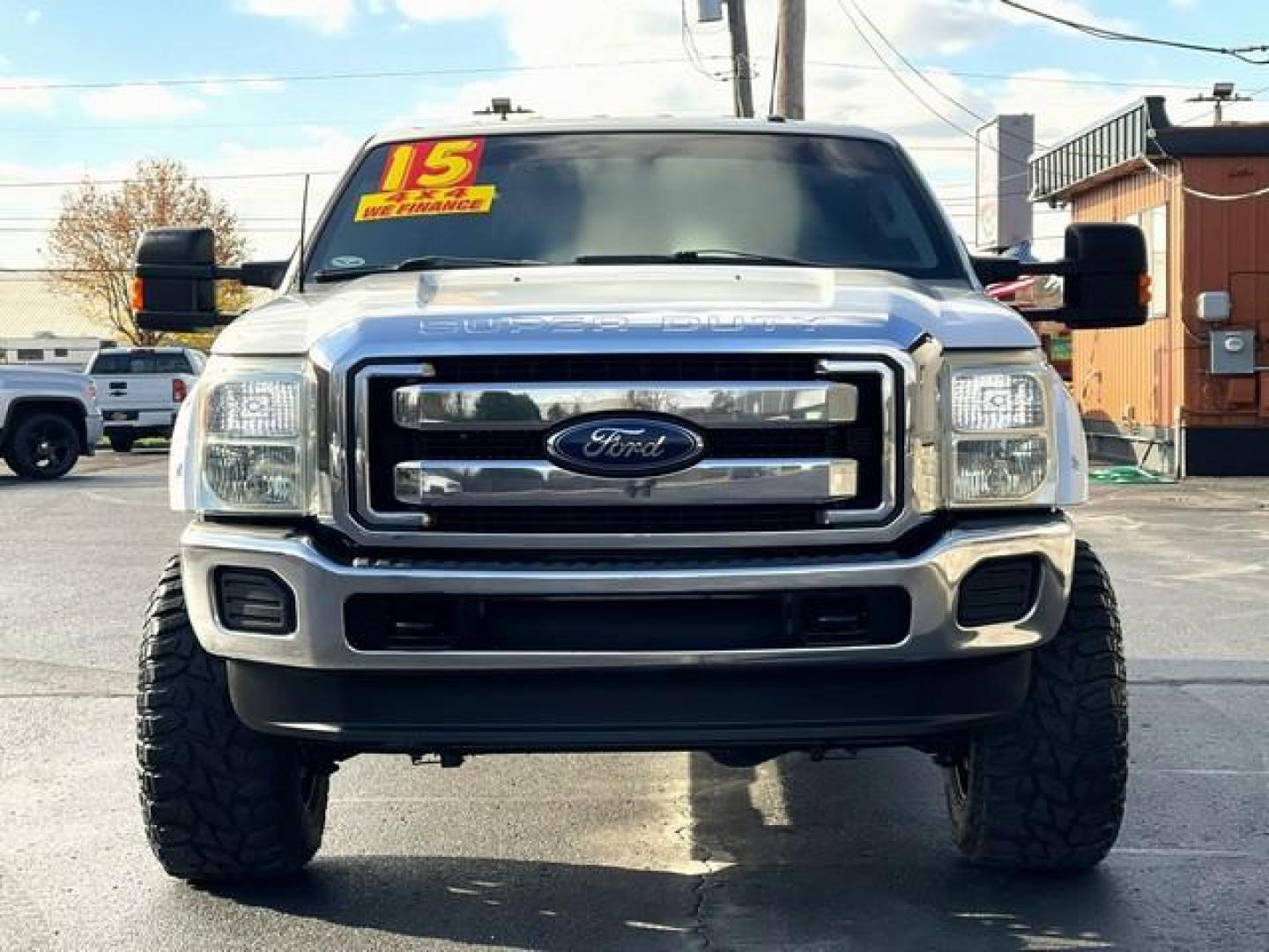 2015 WHITE FORD F-250 SUPER DUTY (1FT7W2BT5FE) with an V8,6.7L(406 CID),OHV engine, AUTOMATIC transmission, located at 14600 Frazho Road, Warren, MI, 48089, (586) 776-3400, 42.485996, -82.974220 - Photo#4