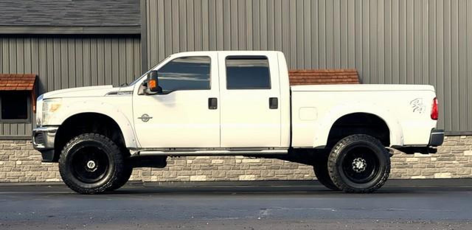 2015 WHITE FORD F-250 SUPER DUTY (1FT7W2BT5FE) with an V8,6.7L(406 CID),OHV engine, AUTOMATIC transmission, located at 14600 Frazho Road, Warren, MI, 48089, (586) 776-3400, 42.485996, -82.974220 - Photo#5